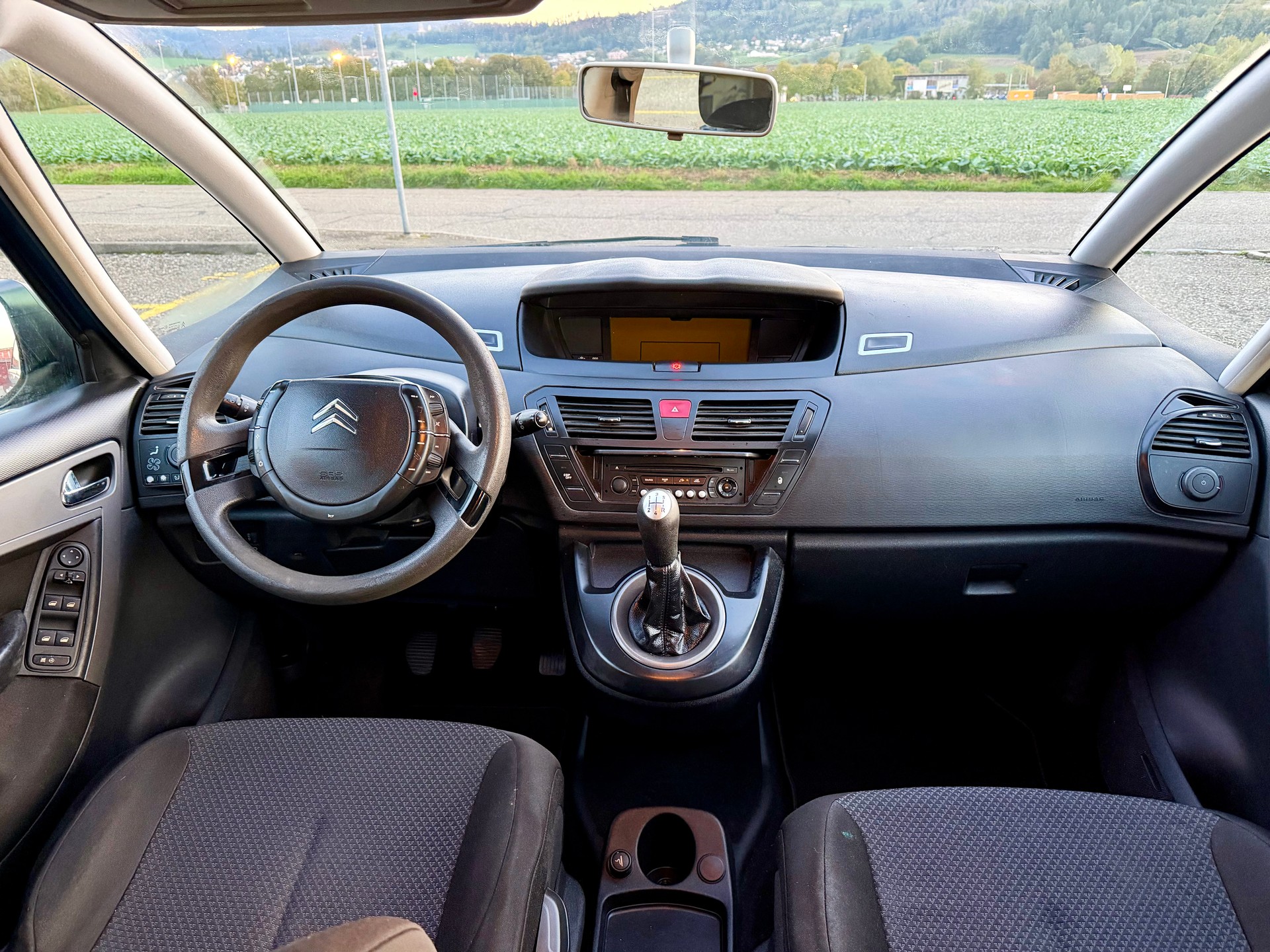 CITROEN Grand C4 Picasso 1.6i 16V Essentiel-image-7