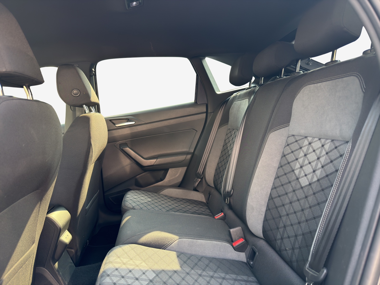 VW Taigo 1.0 TSI R-Line DSG-image-11