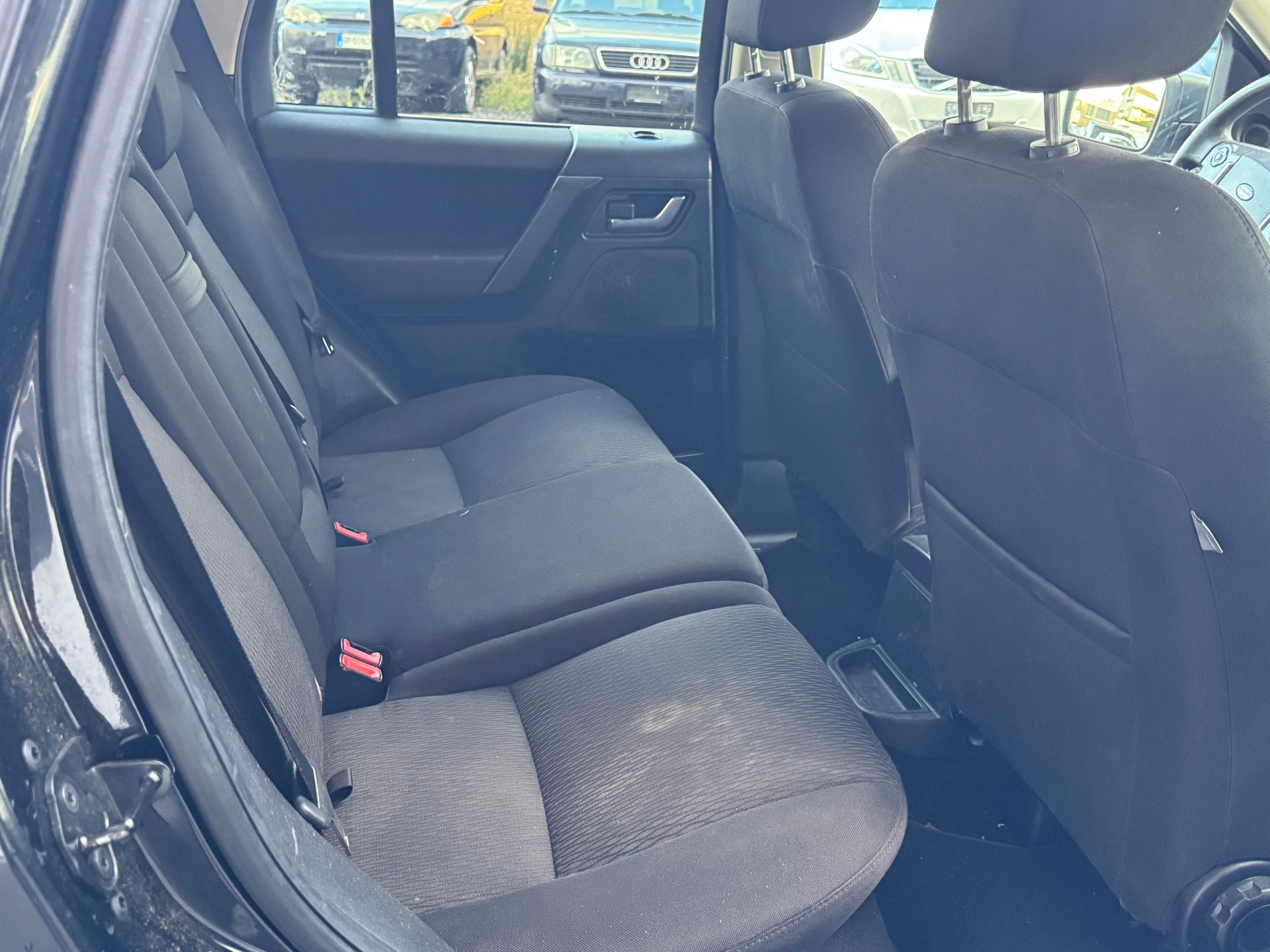 LAND ROVER Freelander 2.2 TD4 HSE-image-6