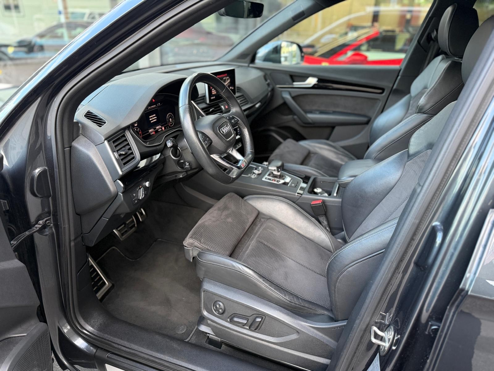 AUDI Q5 40 TDI sport quattro S-tronic-image-12