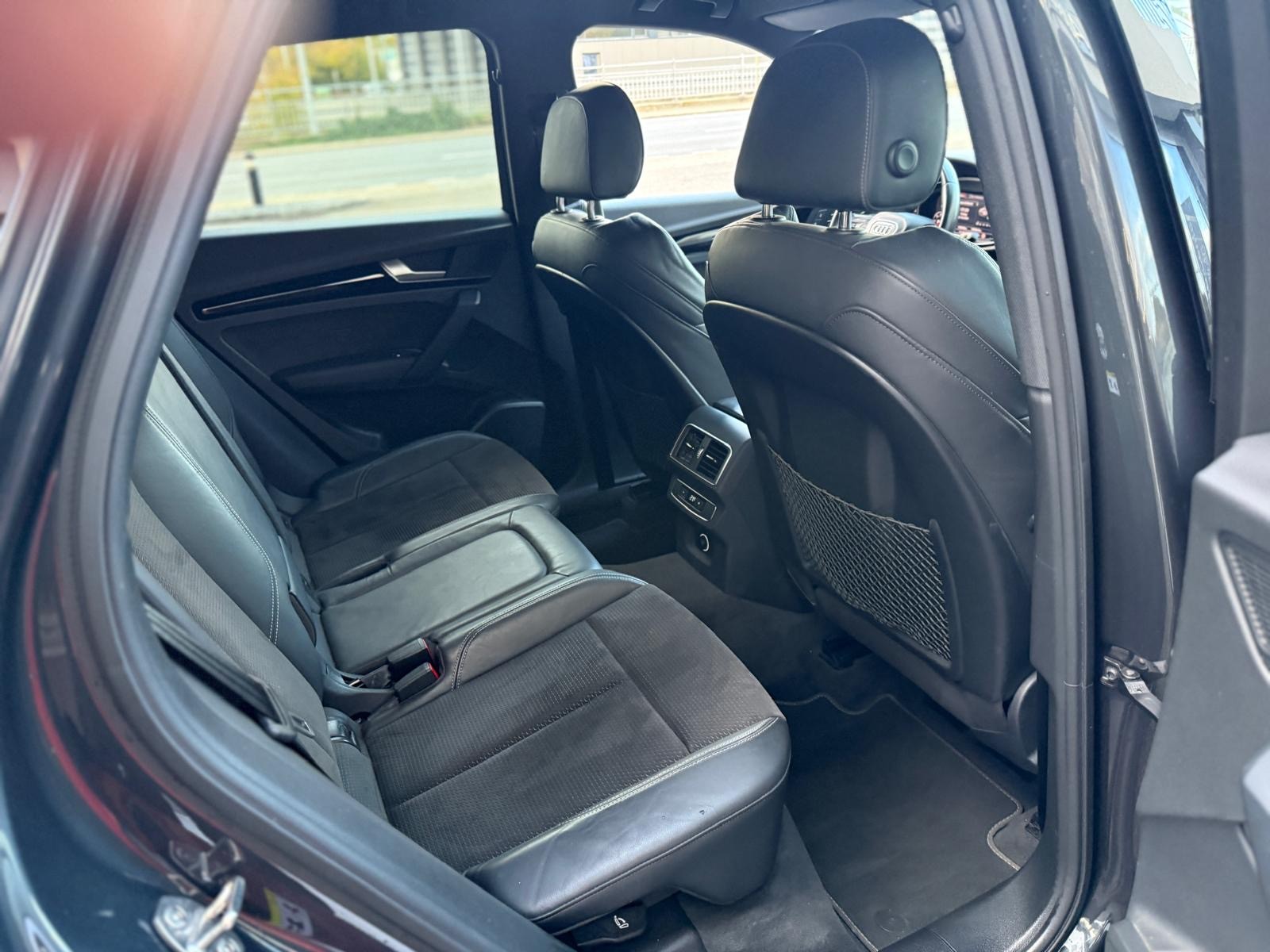 AUDI Q5 40 TDI sport quattro S-tronic-image-25