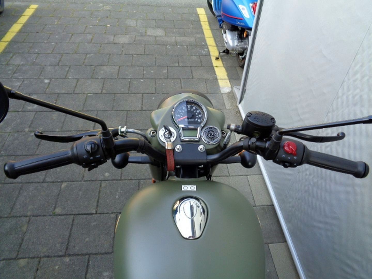 ROYAL ENFIELD CLASSIC 350 E5-image-6