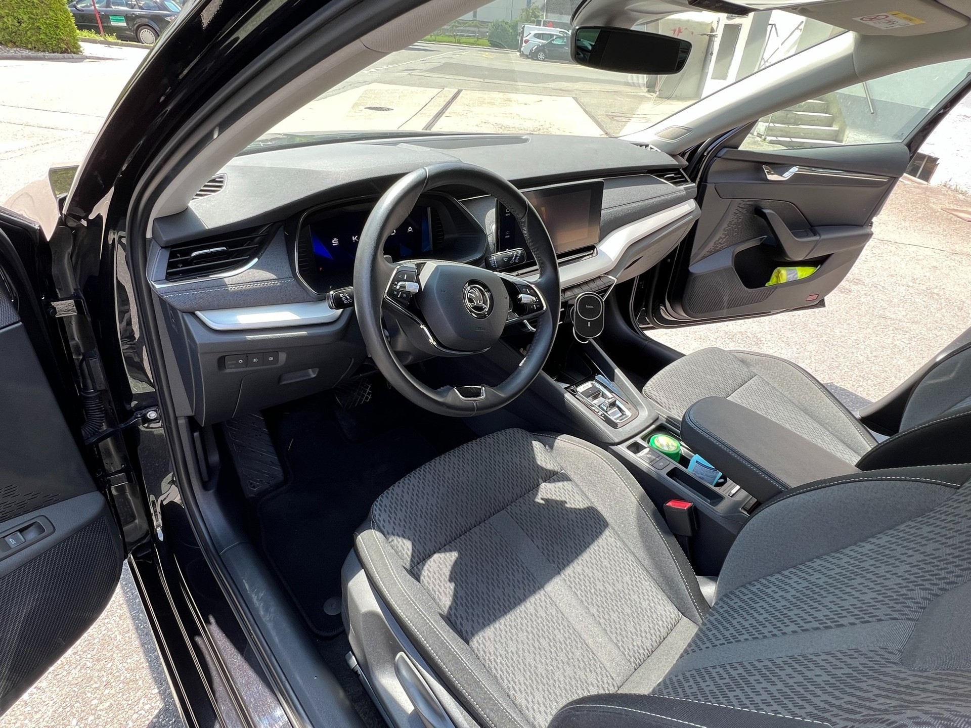 SKODA Octavia Combi 2.0 TDI DSG Style 4x4-image-2