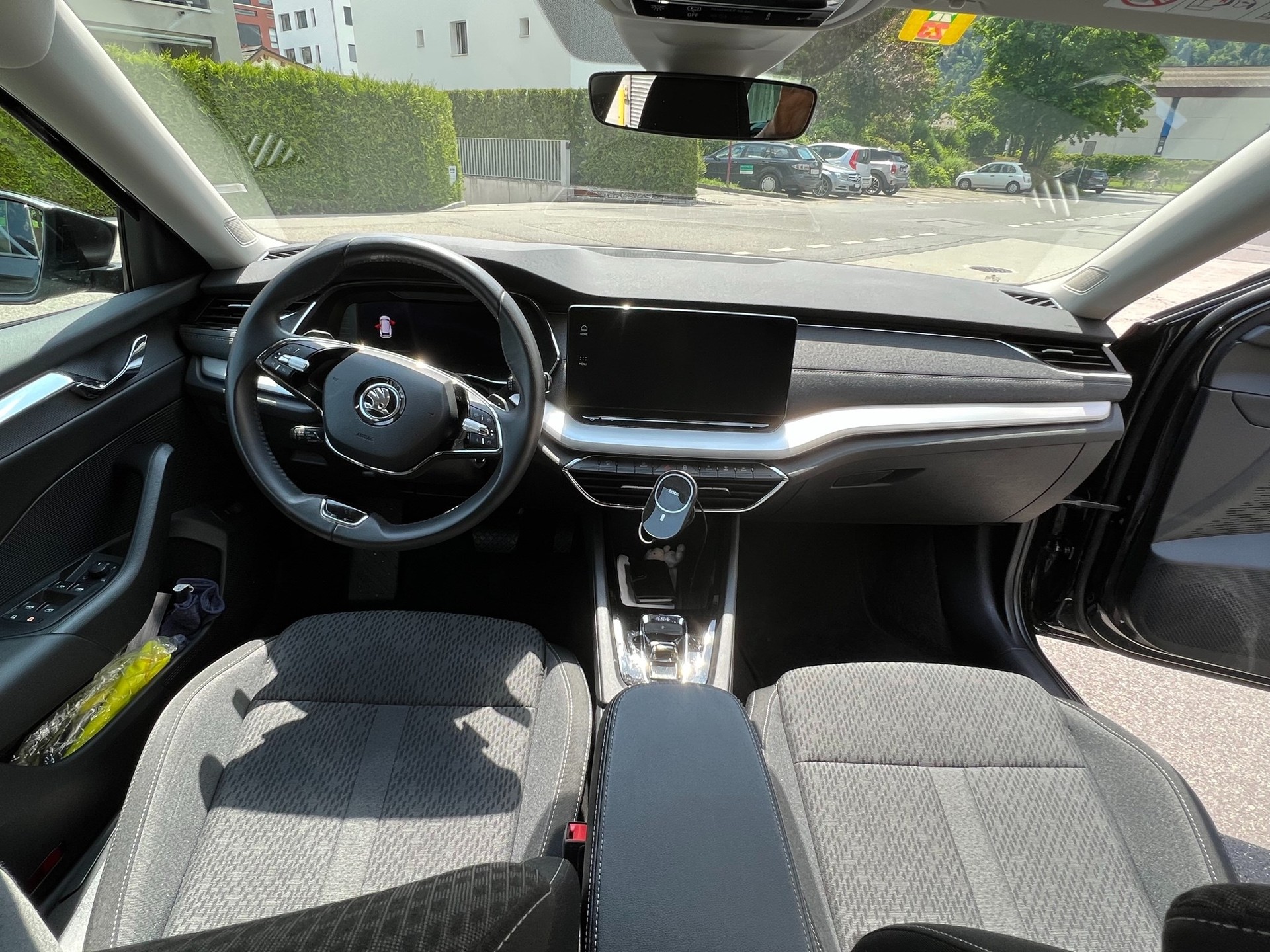 SKODA Octavia Combi 2.0 TDI DSG Style 4x4-image-9