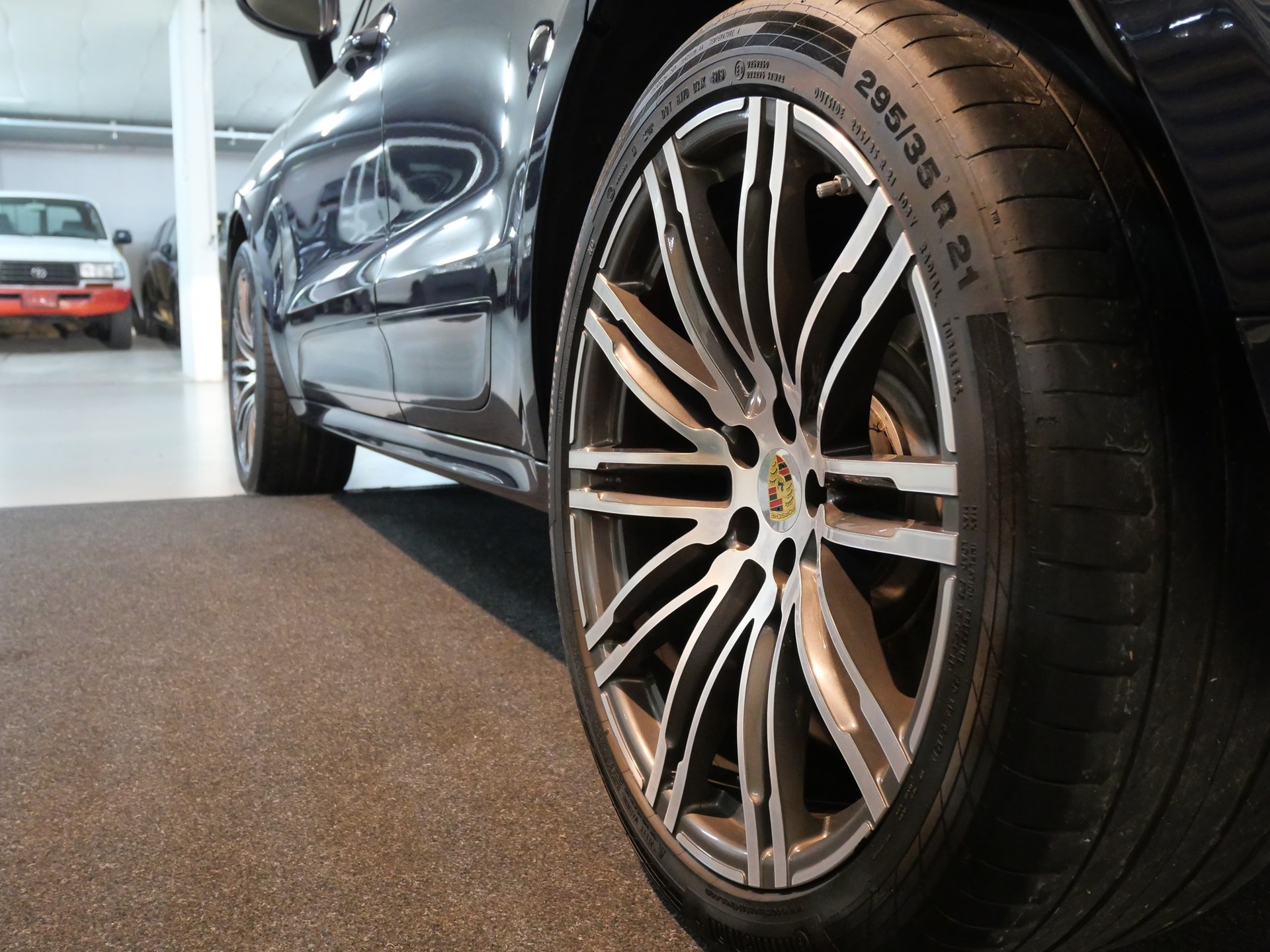 PORSCHE Macan Turbo PDK-image-14