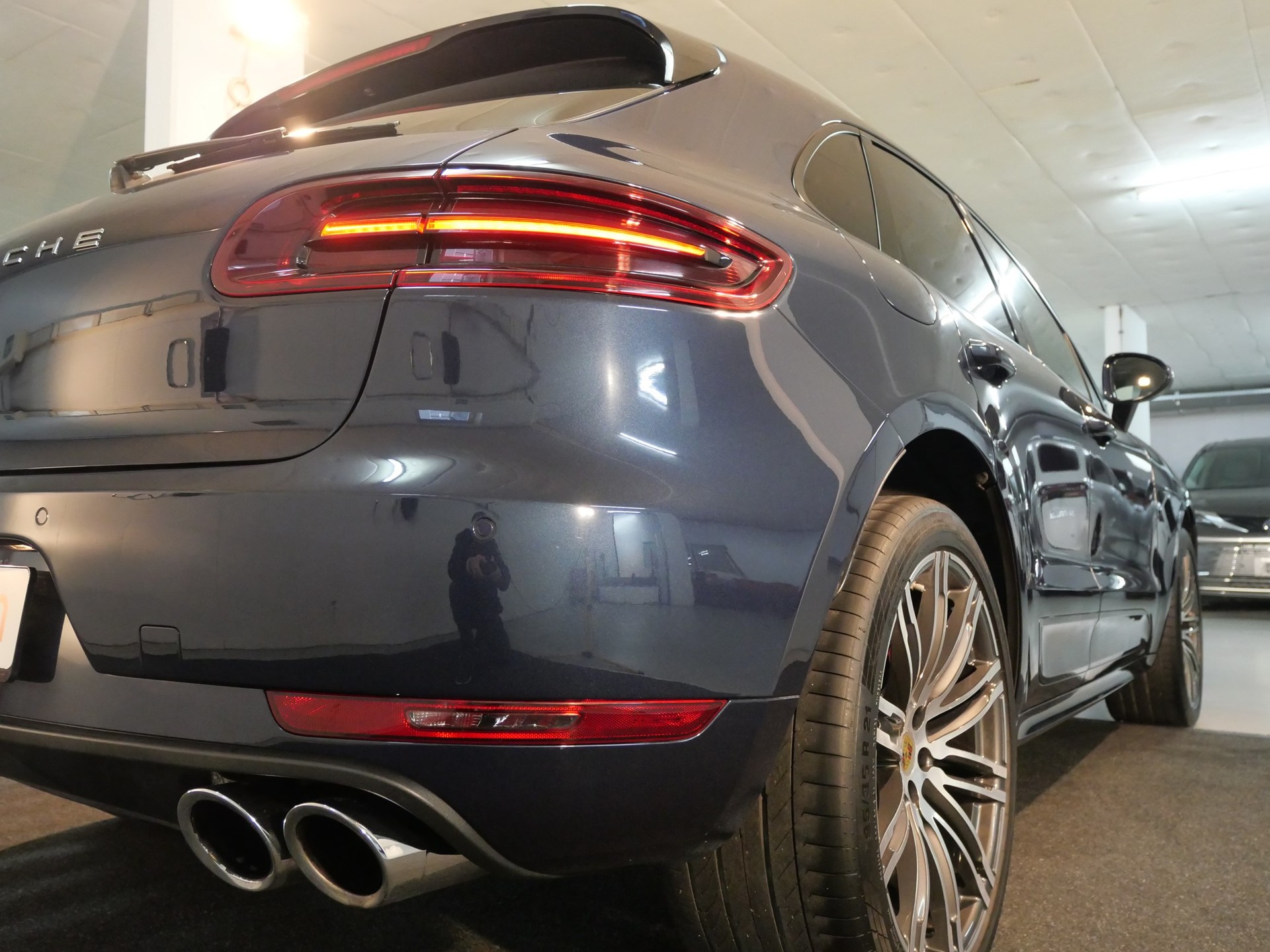 PORSCHE Macan Turbo PDK-image-7