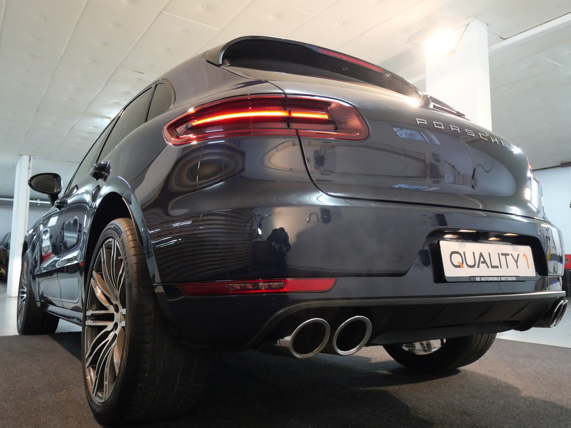 PORSCHE Macan Turbo PDK-image-13