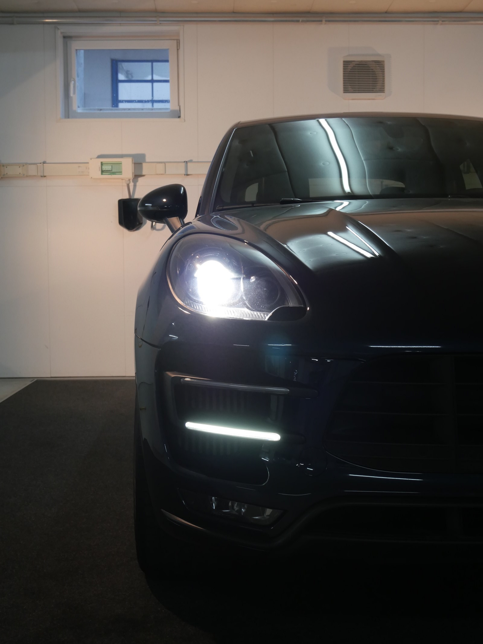 PORSCHE Macan Turbo PDK-image-3