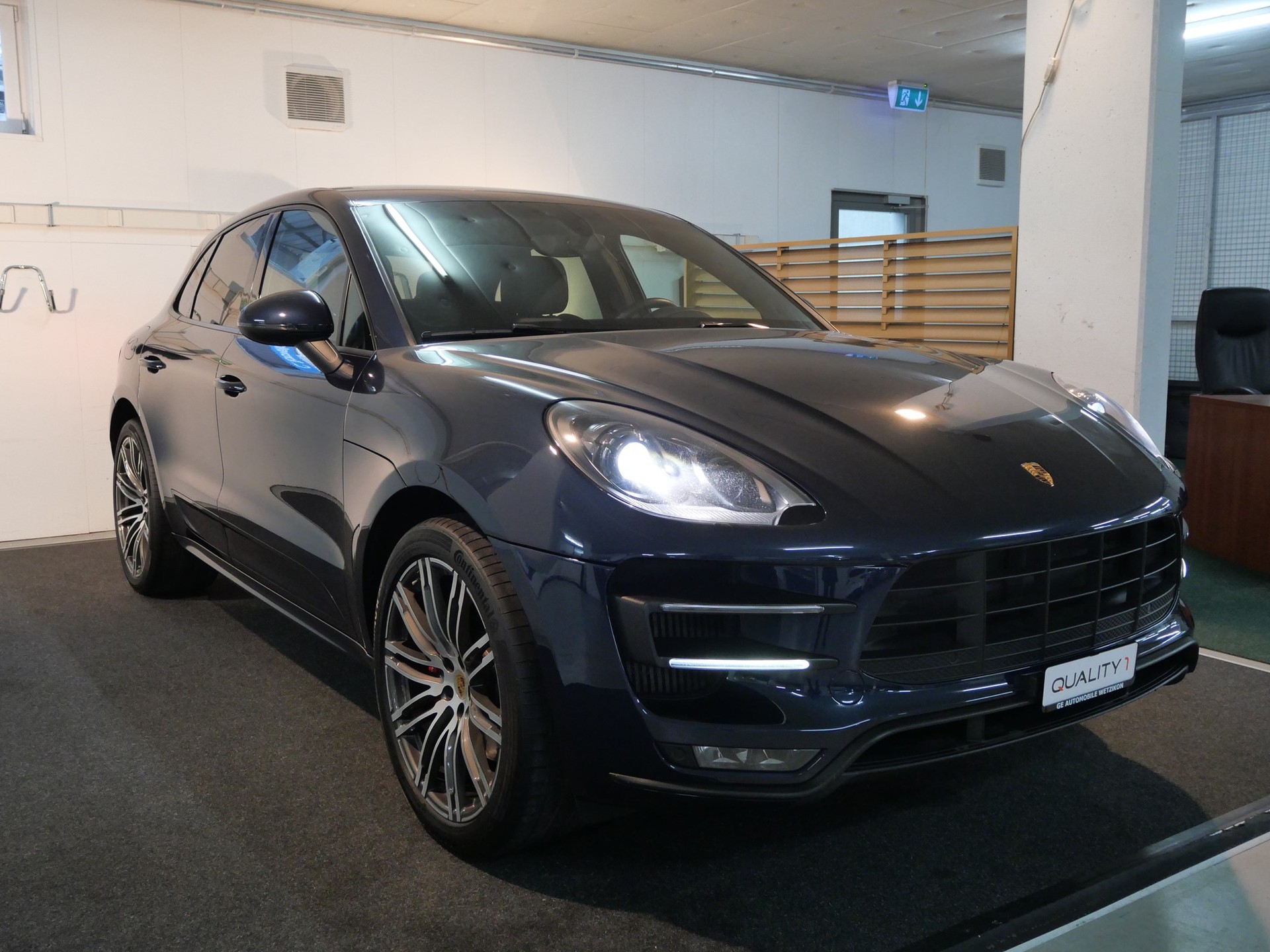 PORSCHE Macan Turbo PDK-image-5