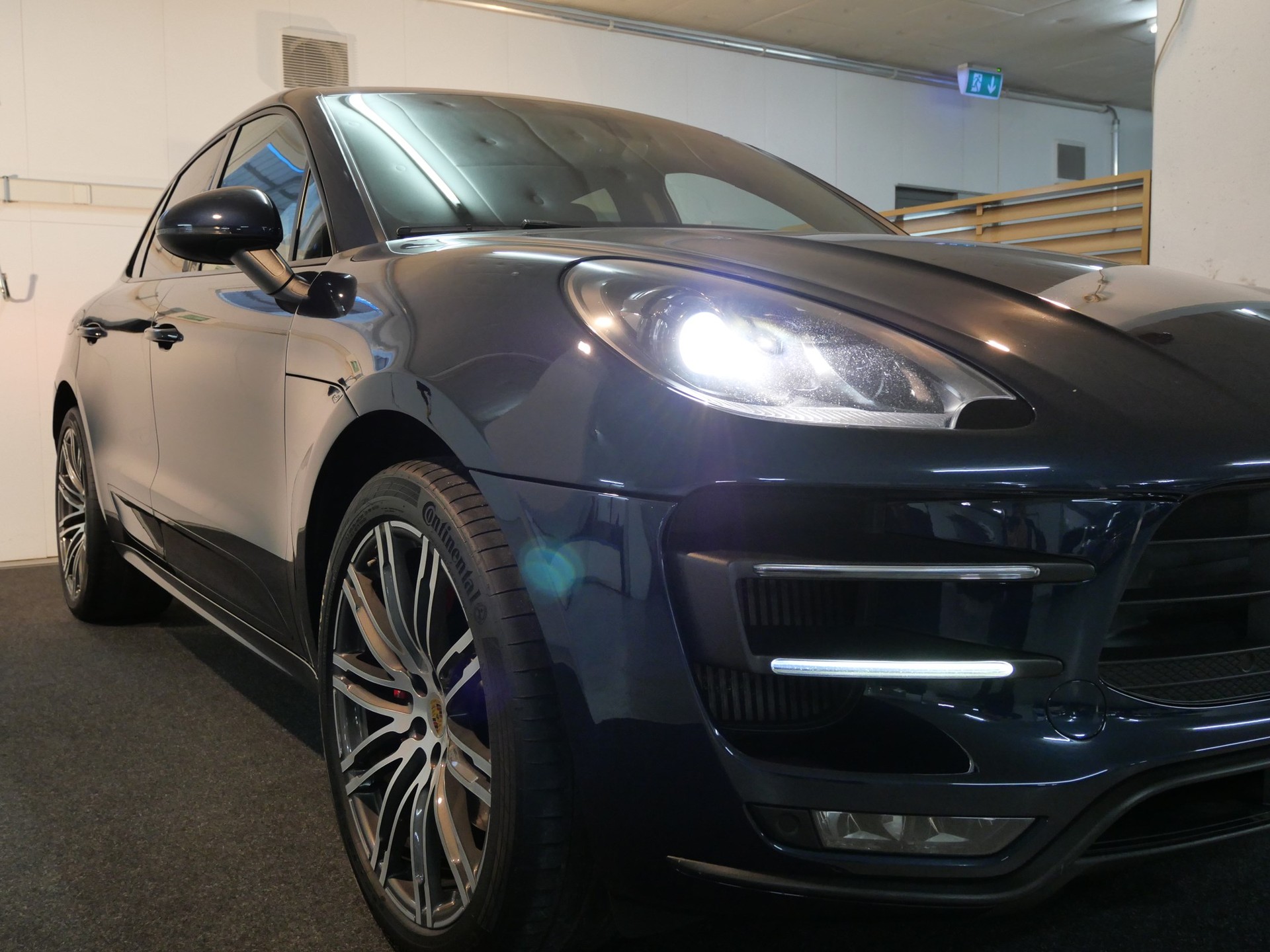 PORSCHE Macan Turbo PDK-image-4