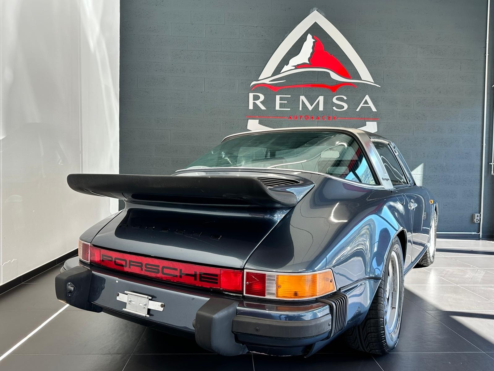 PORSCHE 911 S 2.4 Targa Trappe d'huile abaissée-image-7