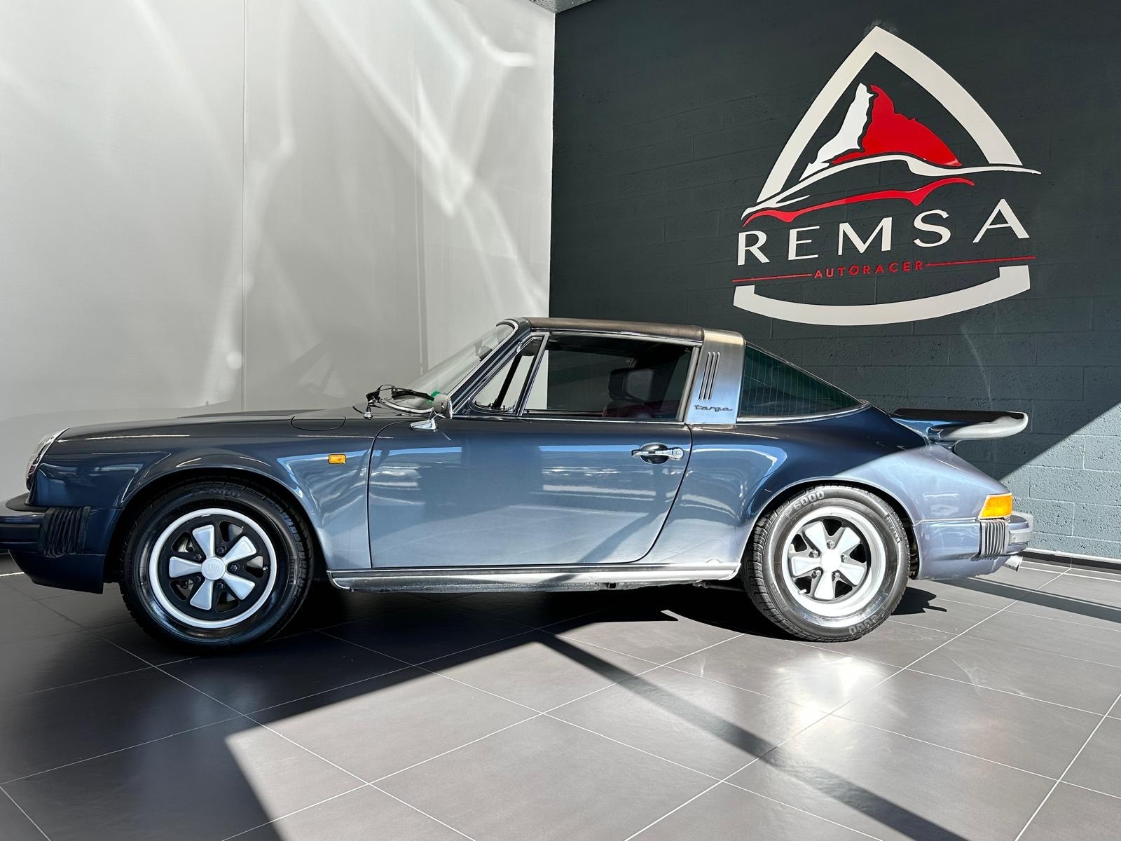 PORSCHE 911 S 2.4 Targa Trappe d'huile abaissée-image-8