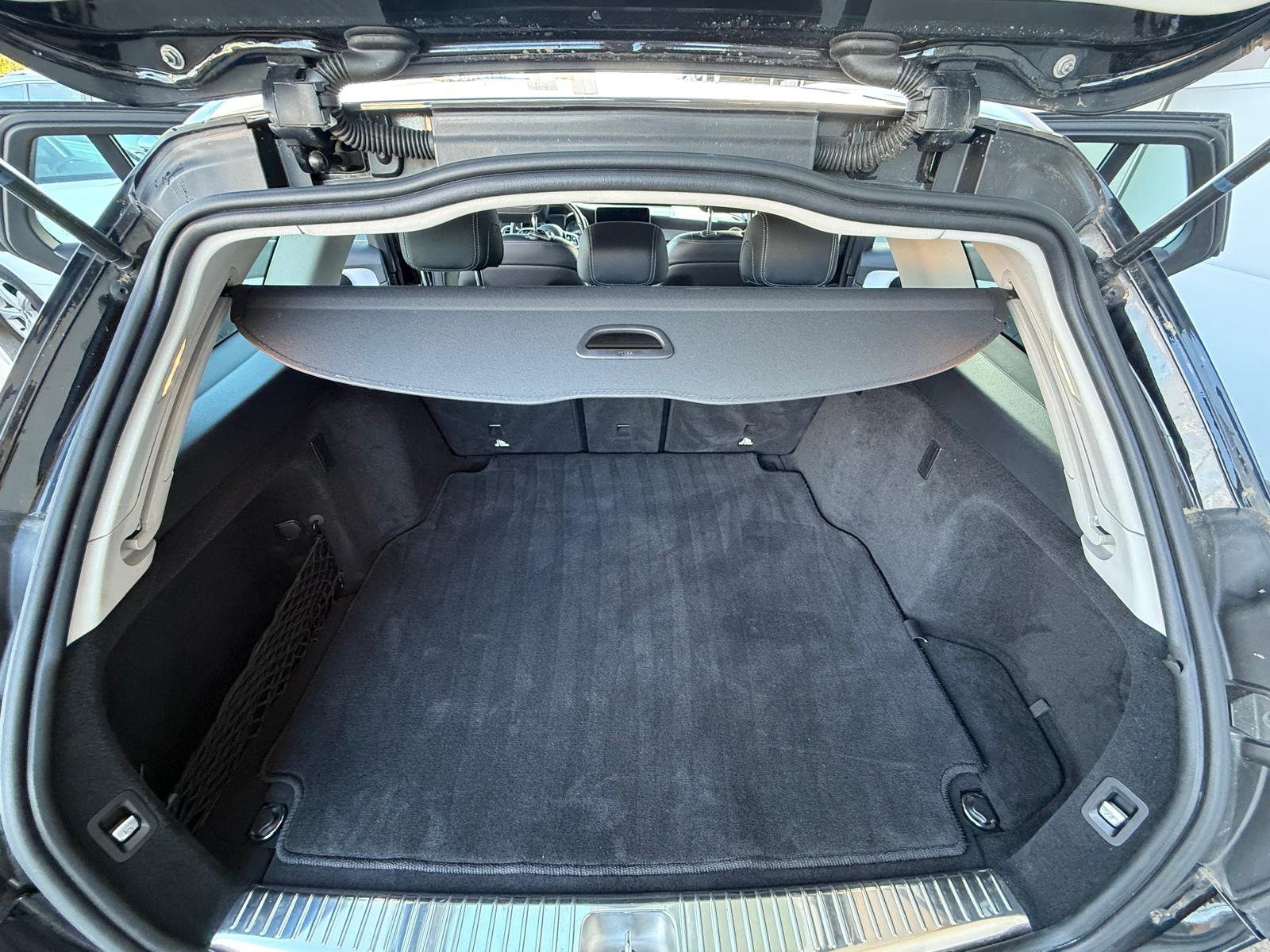 MERCEDES-BENZ C 220-image-11