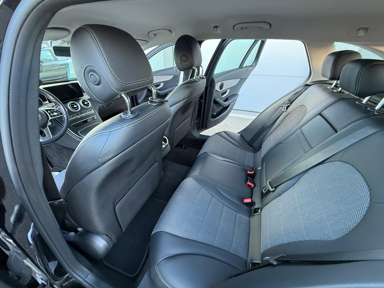 MERCEDES-BENZ C 220-image-9