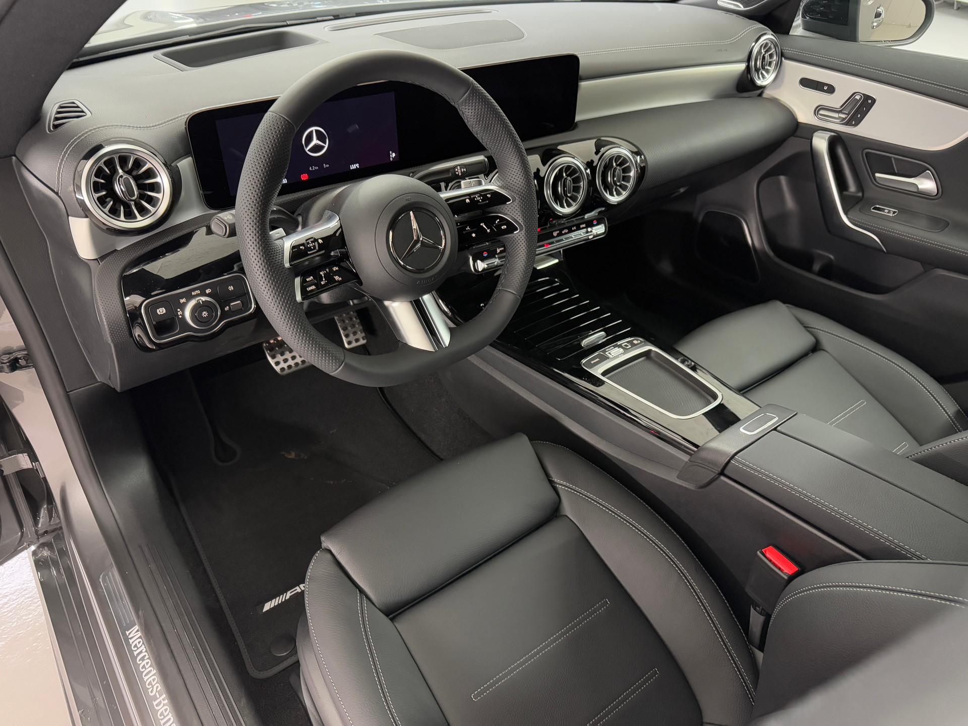 MERCEDES-BENZ CLA 250 4MATIC Shooting Brake-image-6