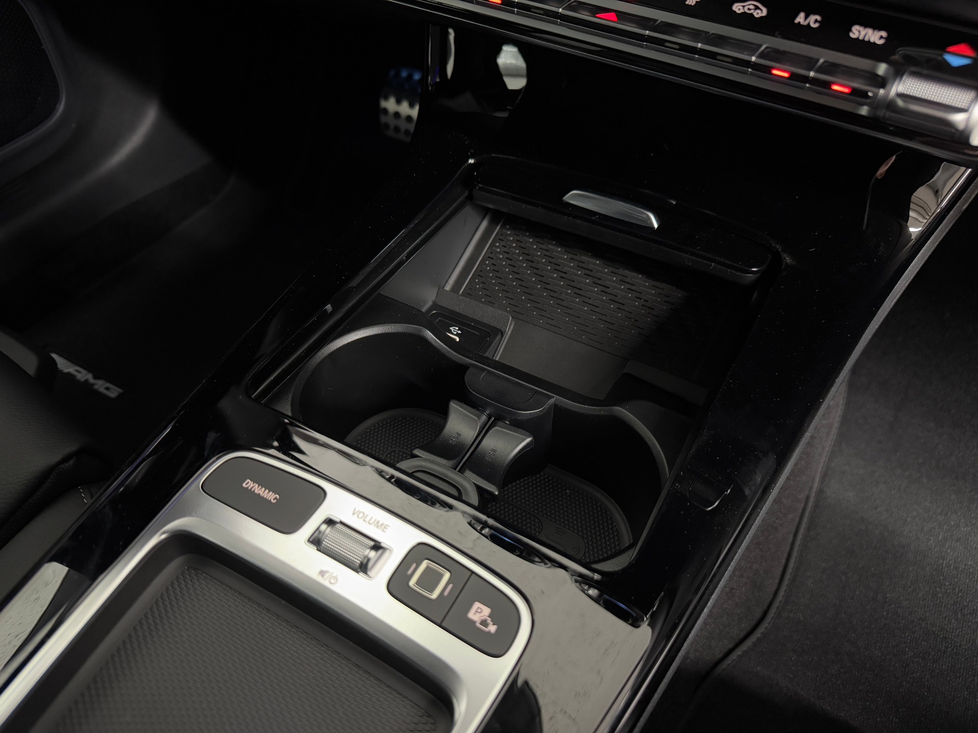 MERCEDES-BENZ CLA 250 4MATIC Shooting Brake-image-12