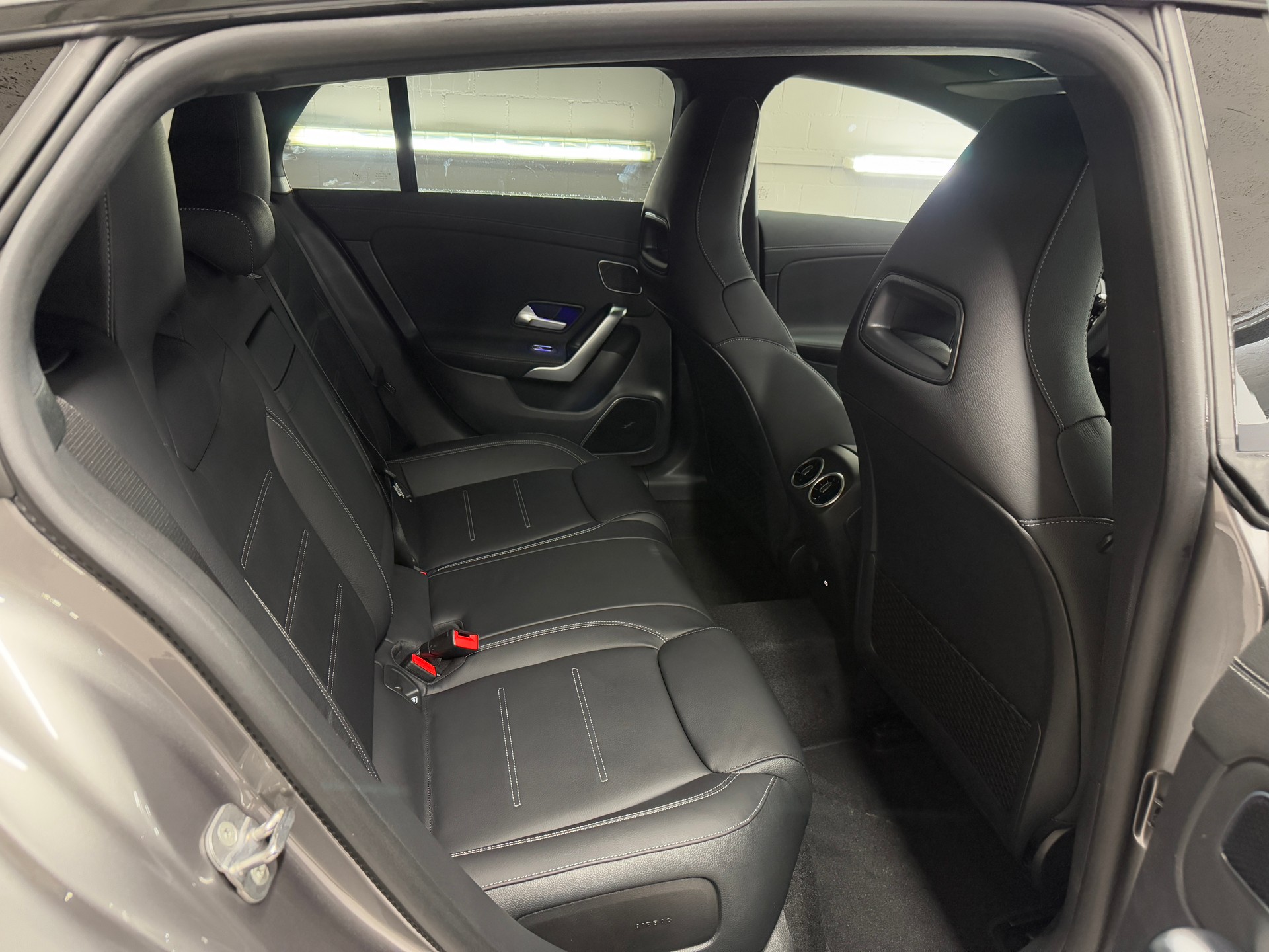 MERCEDES-BENZ CLA 250 4MATIC Shooting Brake-image-8