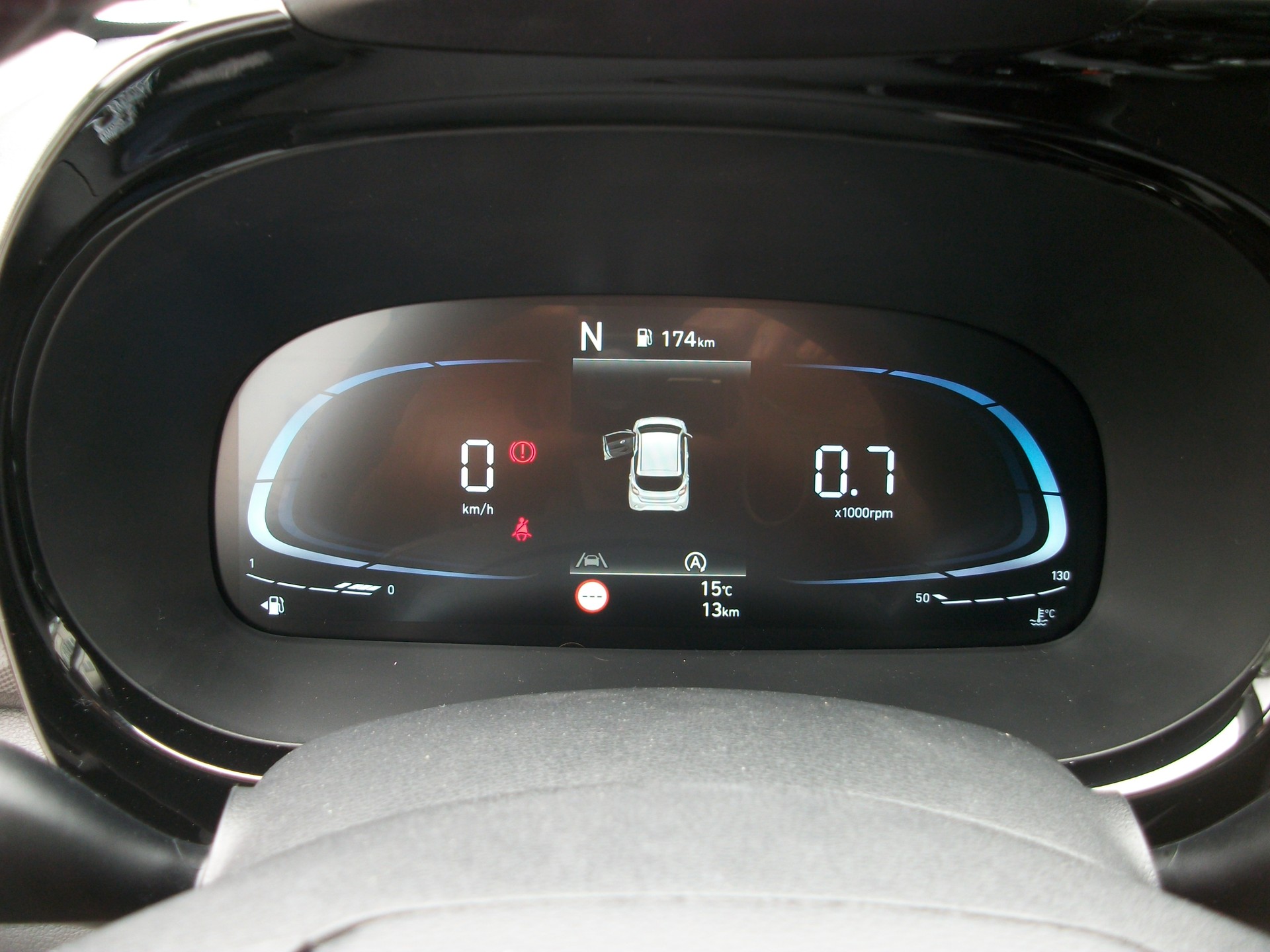 HYUNDAI i10 1.2 Amplia Aut.-image-8