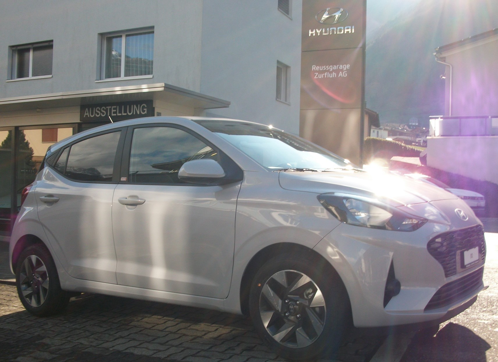 HYUNDAI i10 1.2 Amplia Aut.-image-1
