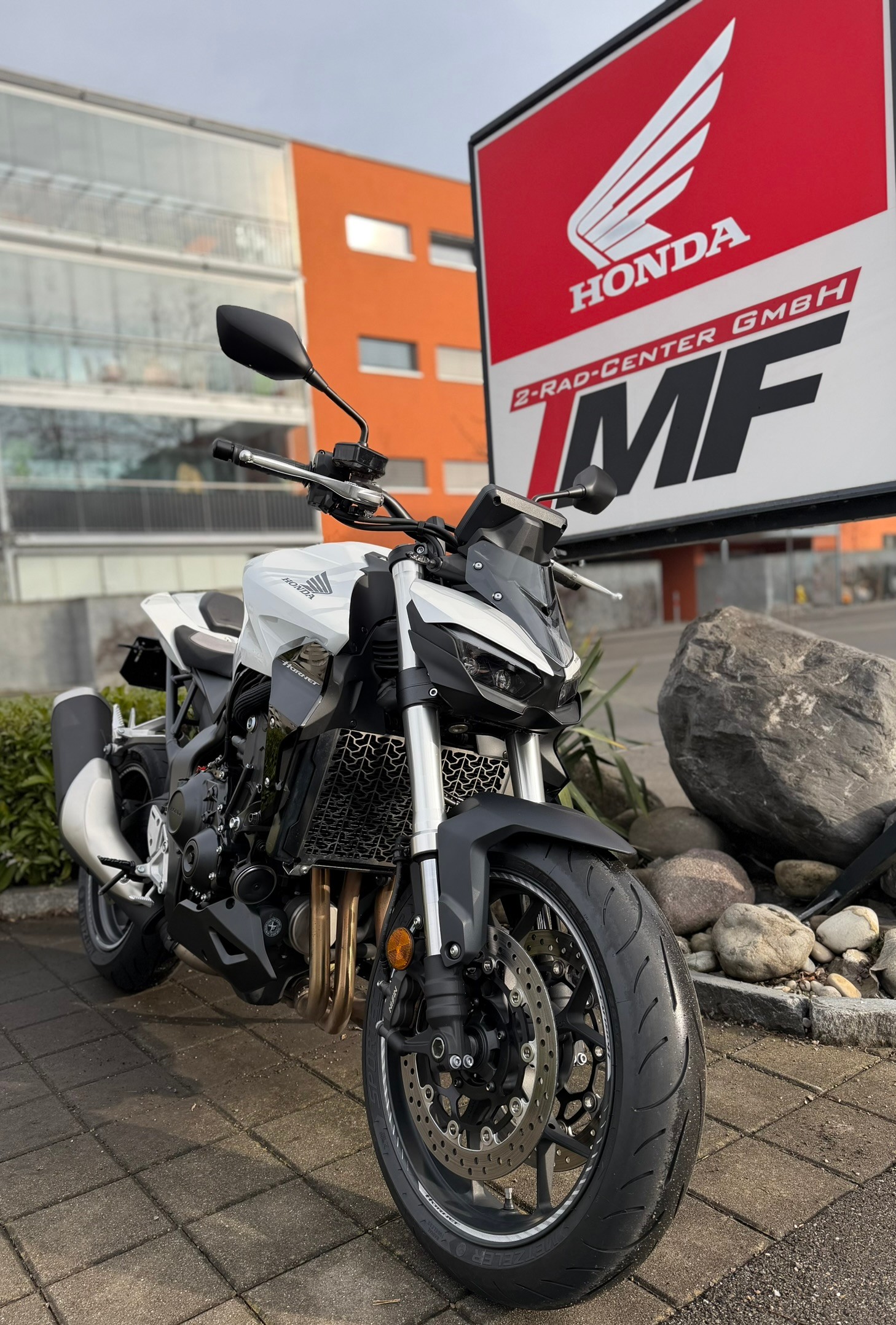 HONDA HORNET 1000-showroom-element-1