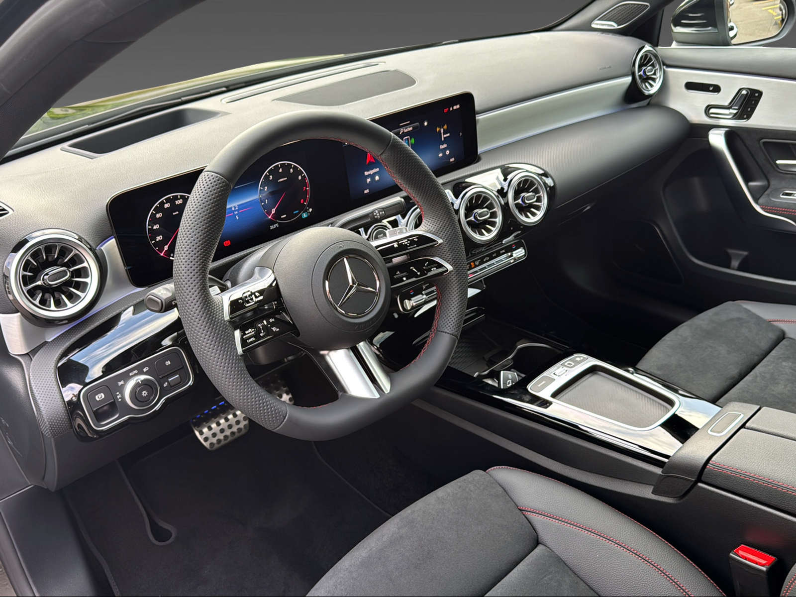 MERCEDES-BENZ A 250 4Matic-image-7
