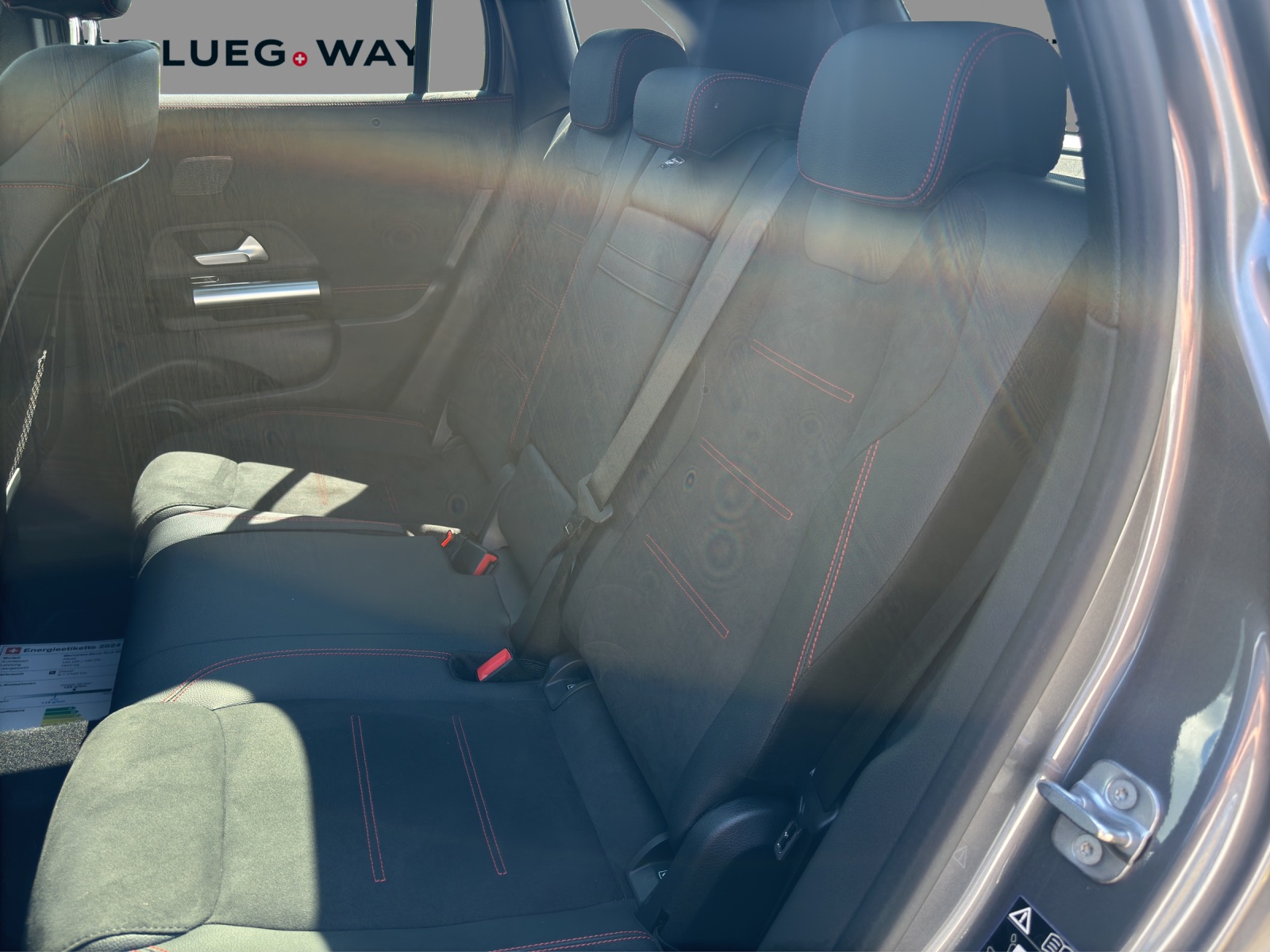 MERCEDES-BENZ GLA 220d 4Matic 8G-DCT-image-12