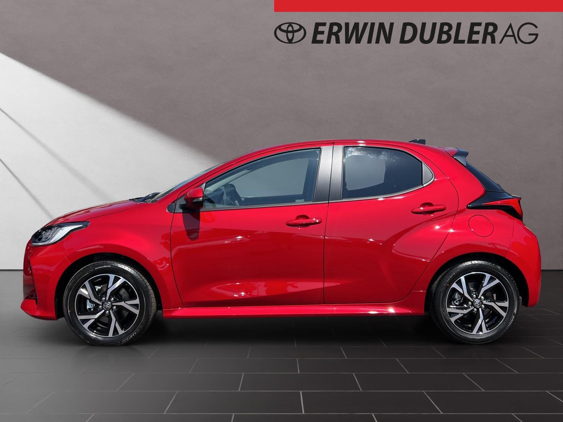TOYOTA Yaris 1.5 VVT-i HSD Trend-image-1