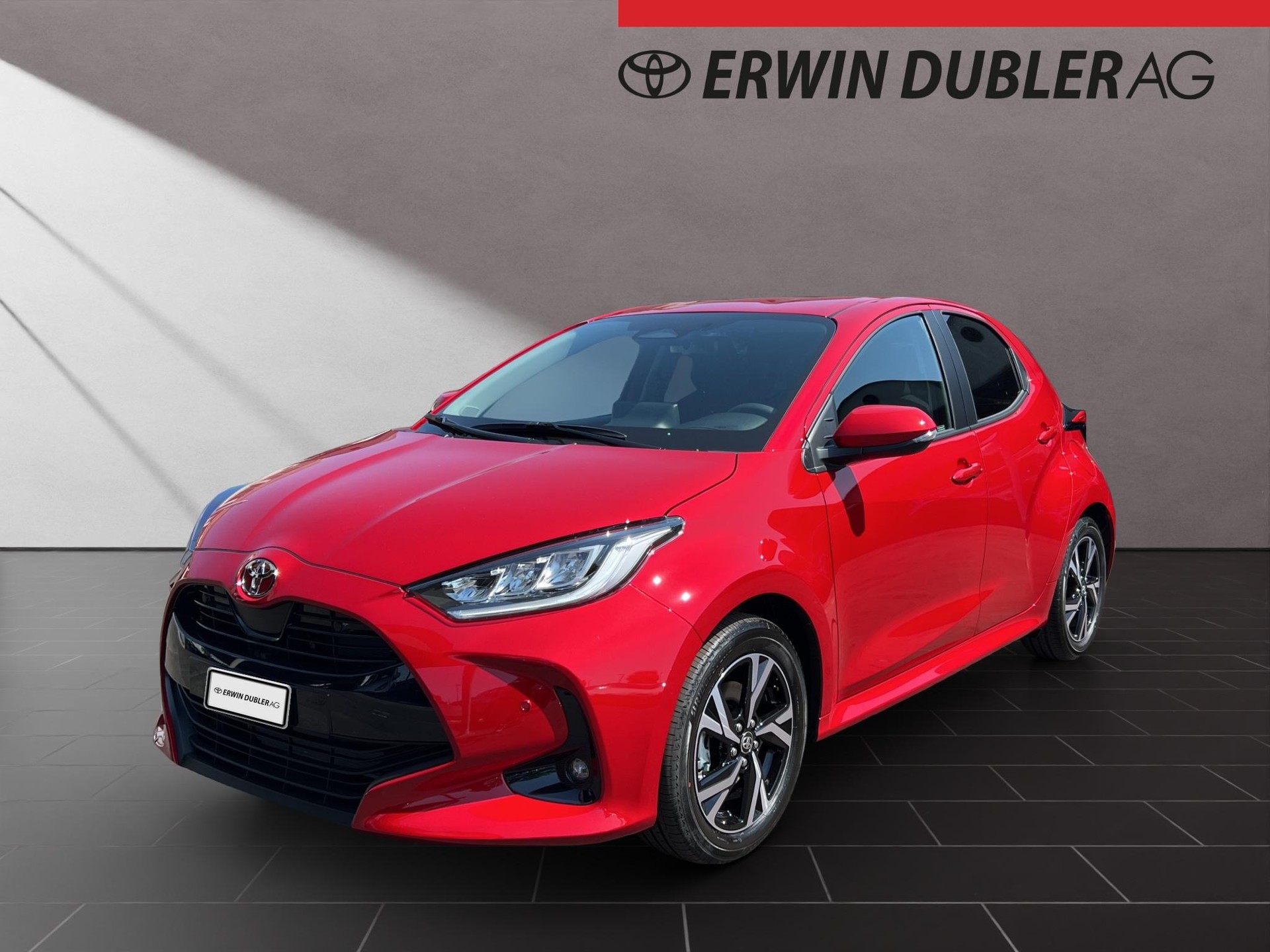 TOYOTA Yaris 1.5 VVT-i HSD Trend-image-0