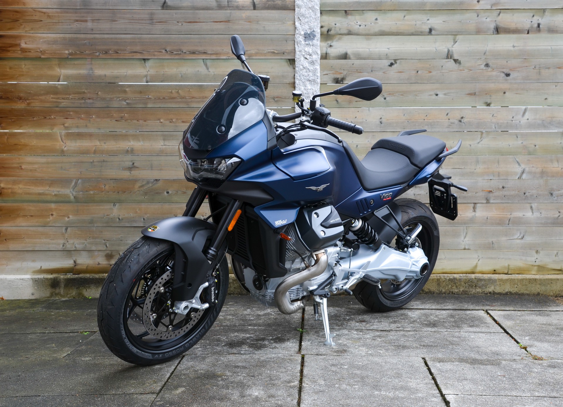 MOTO GUZZI V100 Mandello E5+-showroom-element-2