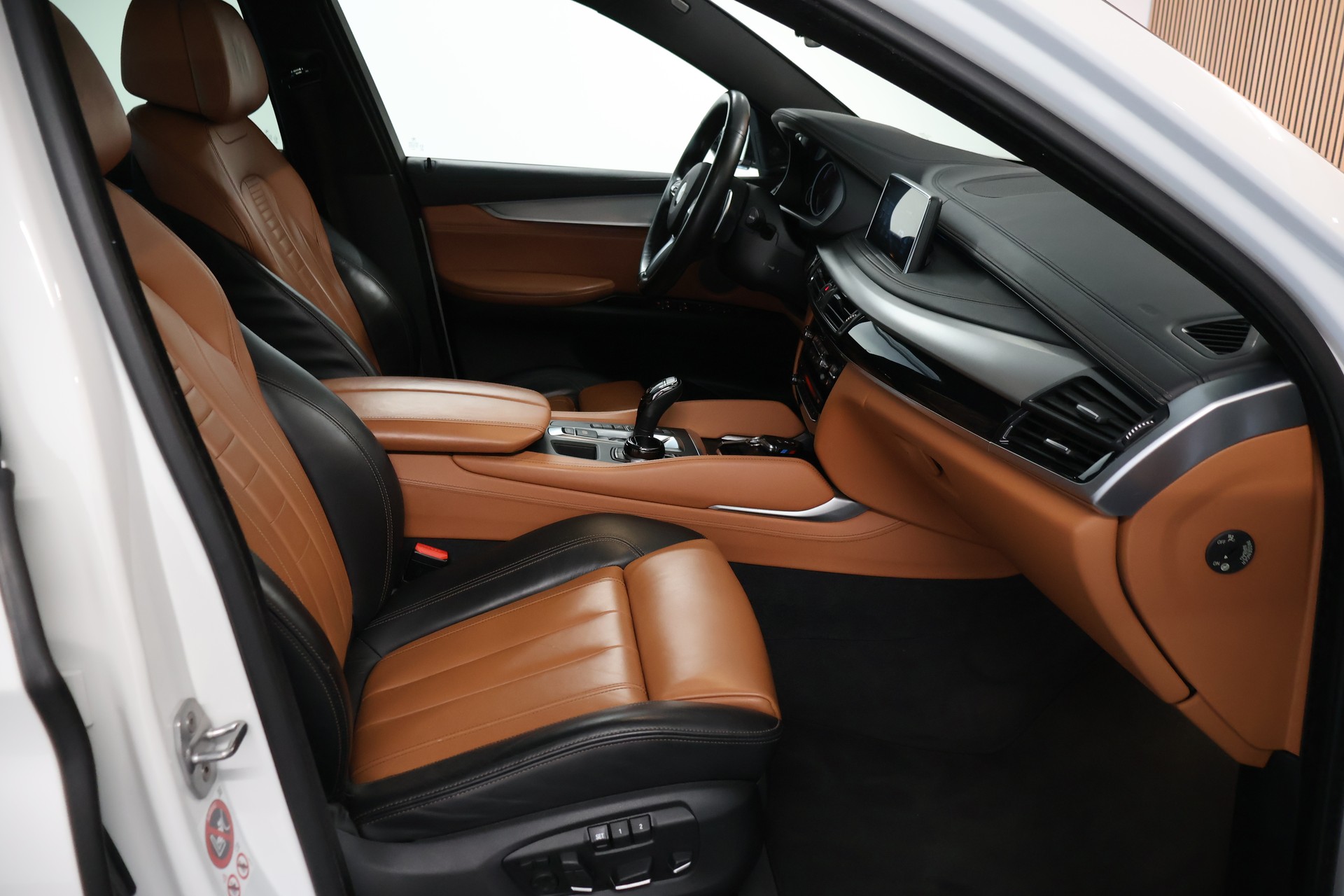 BMW X6 xDrive 40d Steptronic M Sport-image-14