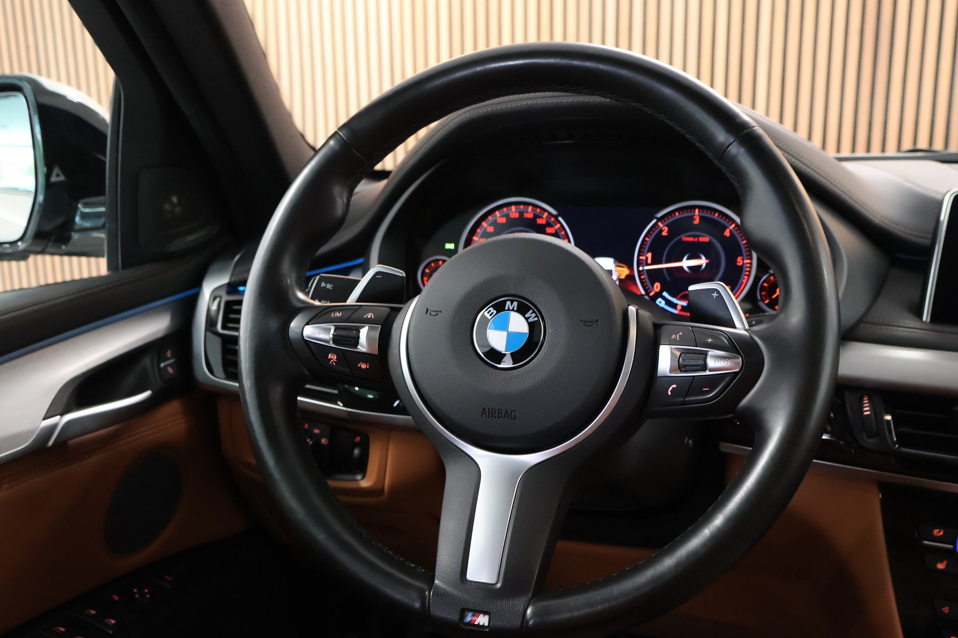 BMW X6 xDrive 40d Steptronic M Sport-image-17