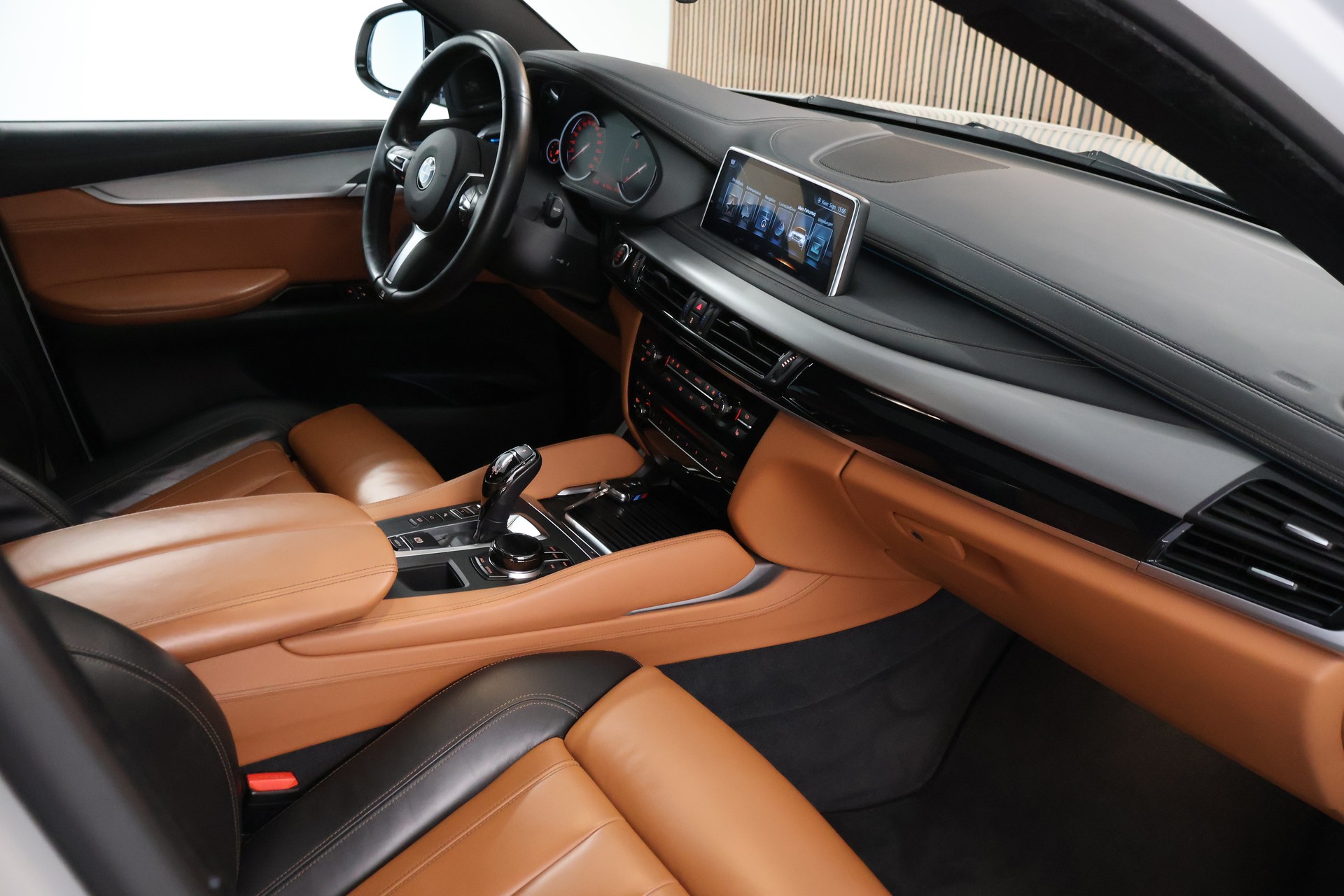 BMW X6 xDrive 40d Steptronic M Sport-image-15