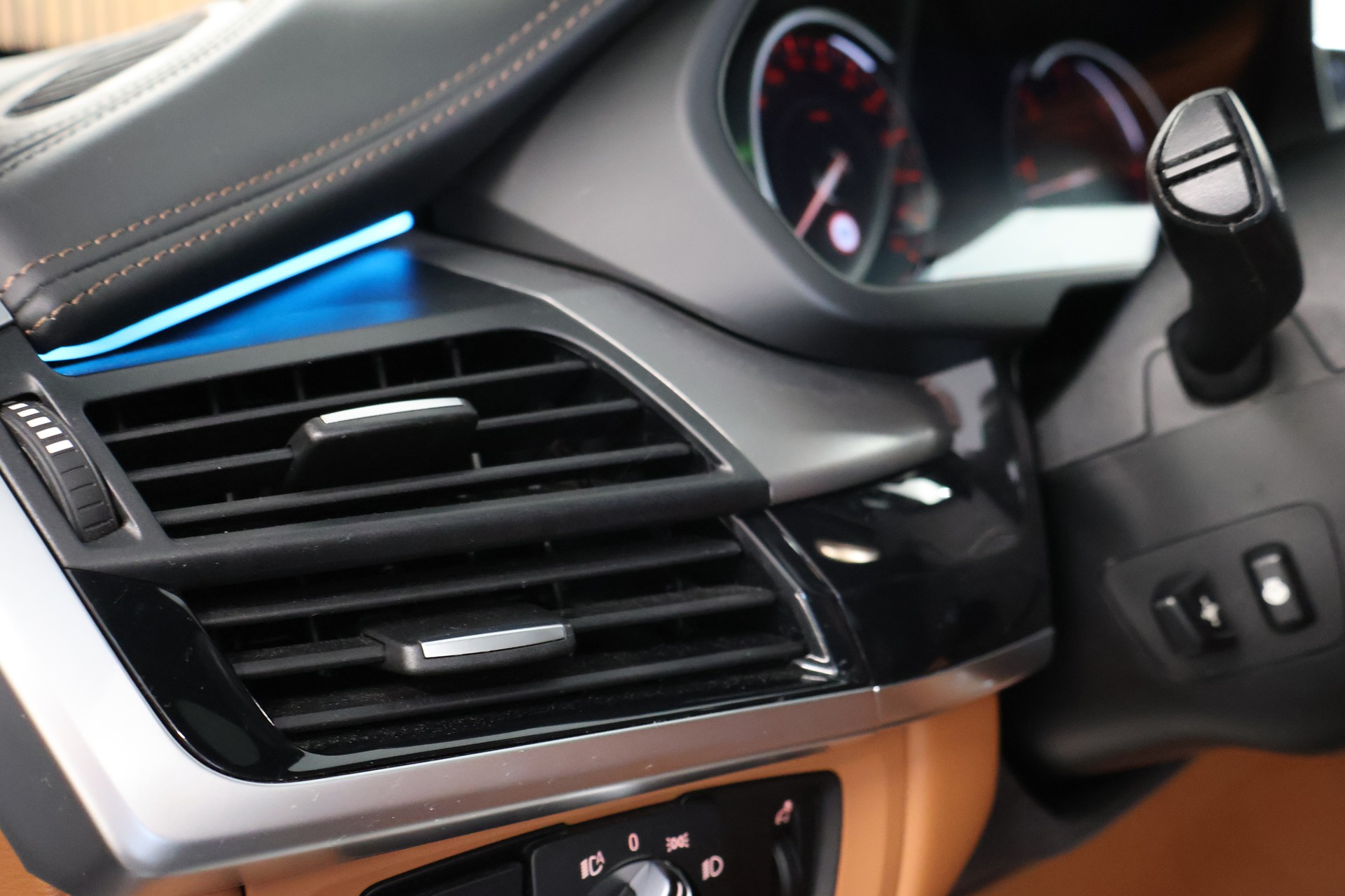 BMW X6 xDrive 40d Steptronic M Sport-image-28