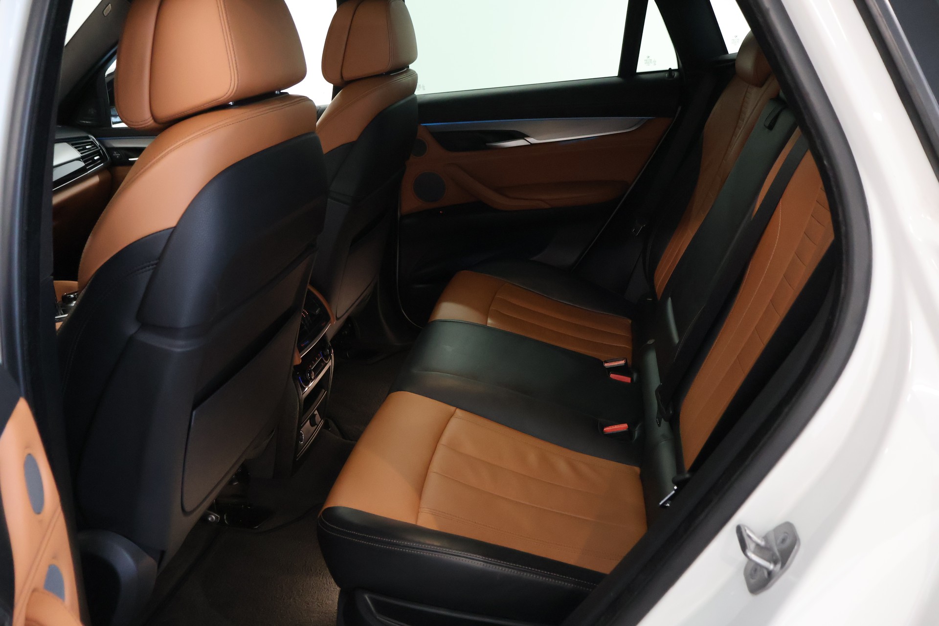 BMW X6 xDrive 40d Steptronic M Sport-image-11