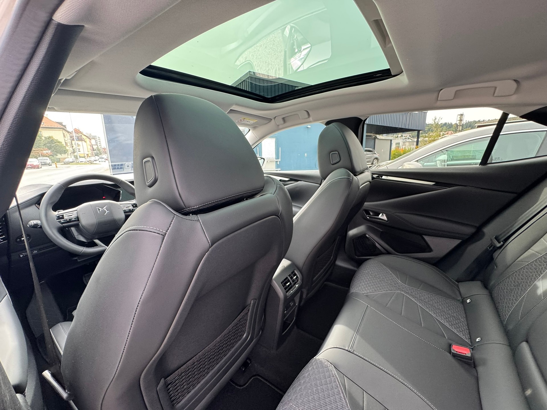 DS AUTOMOBILES DS 4 1.2 MHEV Ligne Noire-image-8