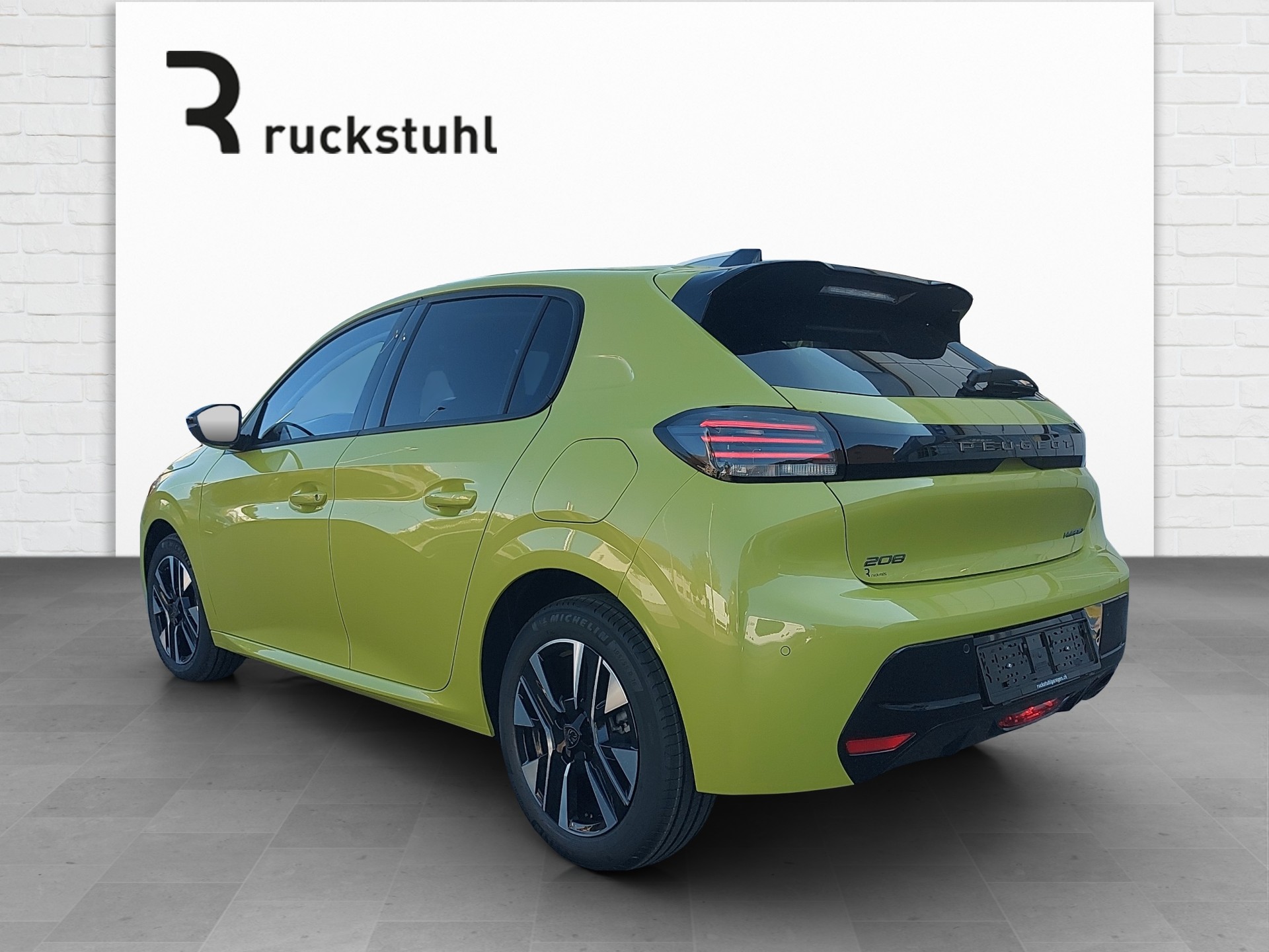 PEUGEOT 208 1.2 Hybrid Allure Premium-image-3