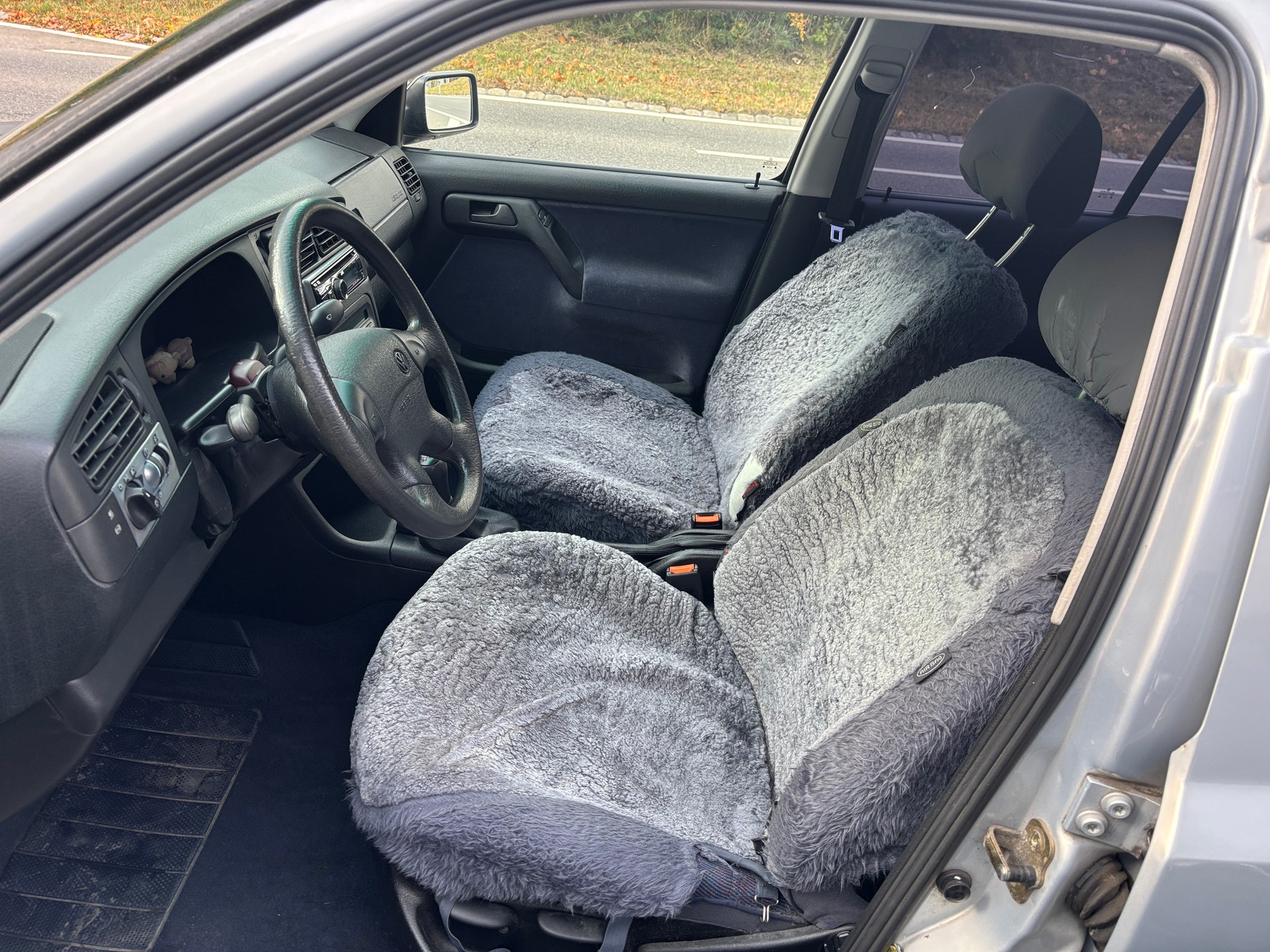VW Vento 2000 GL Safety-image-9