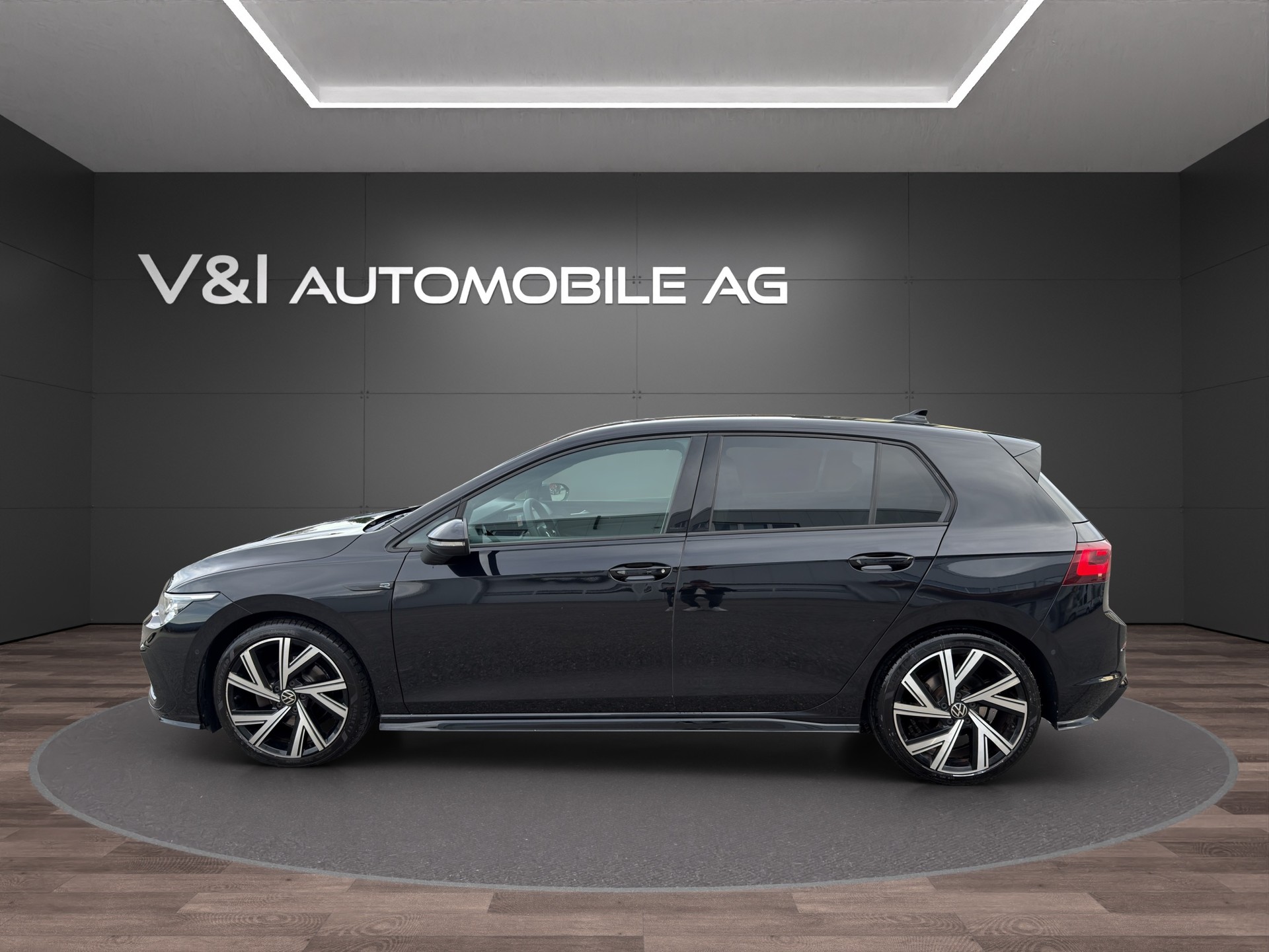 VW Golf 1.5 eTSI mHEV ACT R-Line DSG-image-6