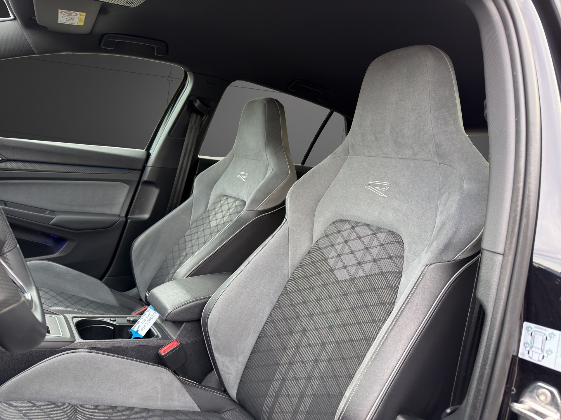 VW Golf 1.5 eTSI mHEV ACT R-Line DSG-image-22