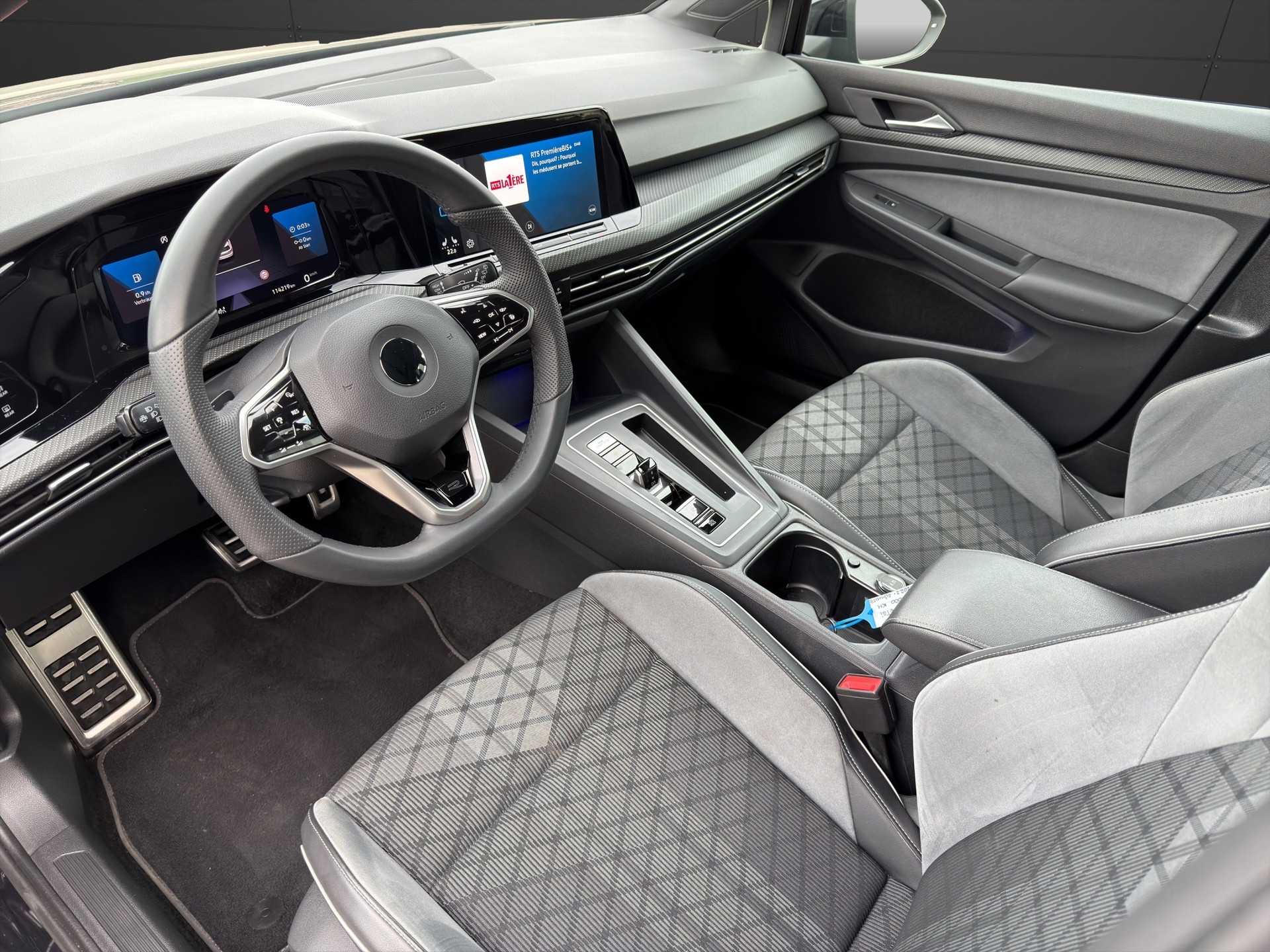 VW Golf 1.5 eTSI mHEV ACT R-Line DSG-image-8