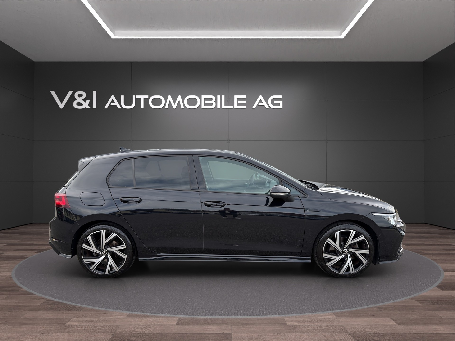 VW Golf 1.5 eTSI mHEV ACT R-Line DSG-image-5
