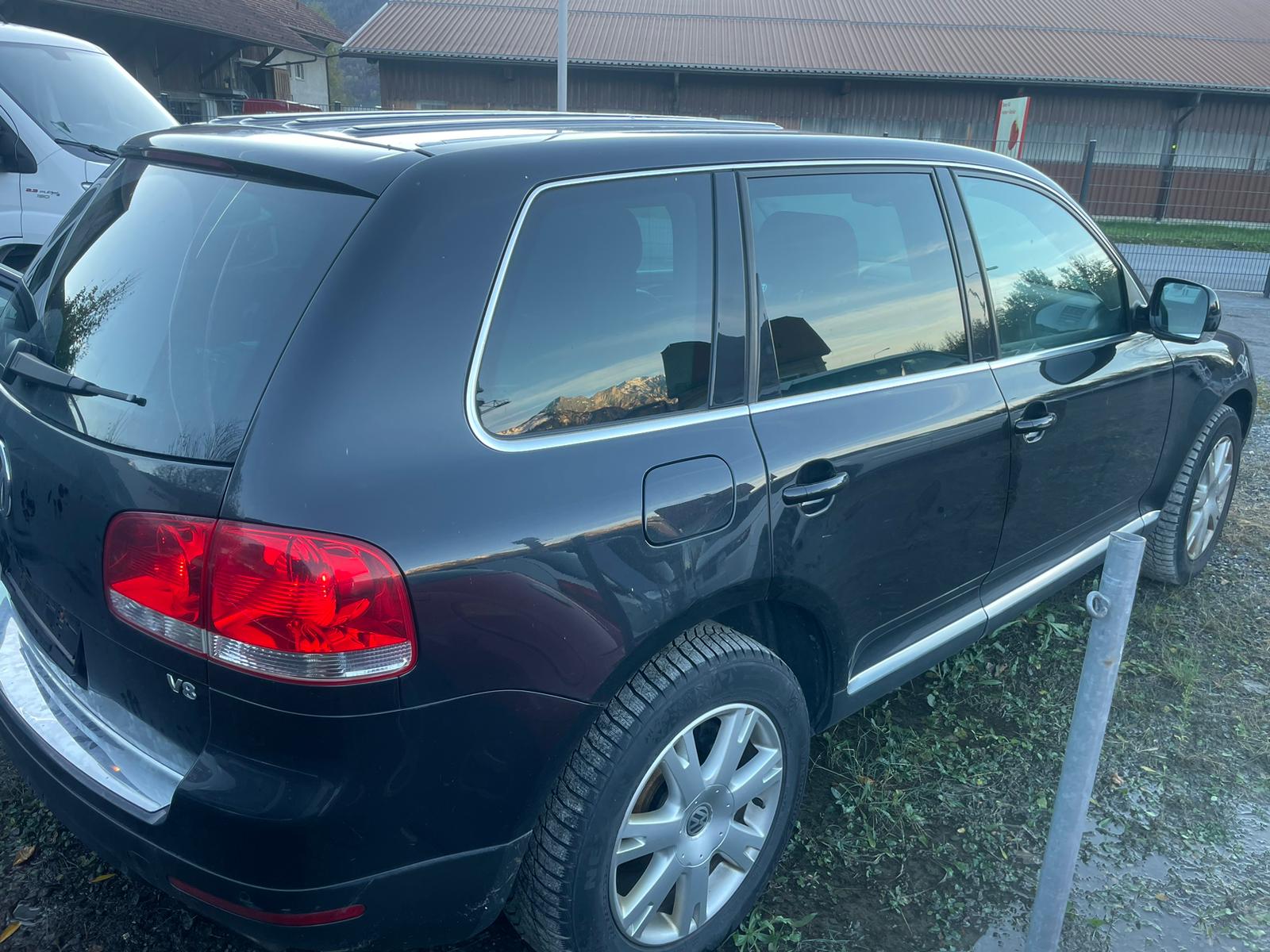 VW Touareg 4.2 V8 Automatic-image-9