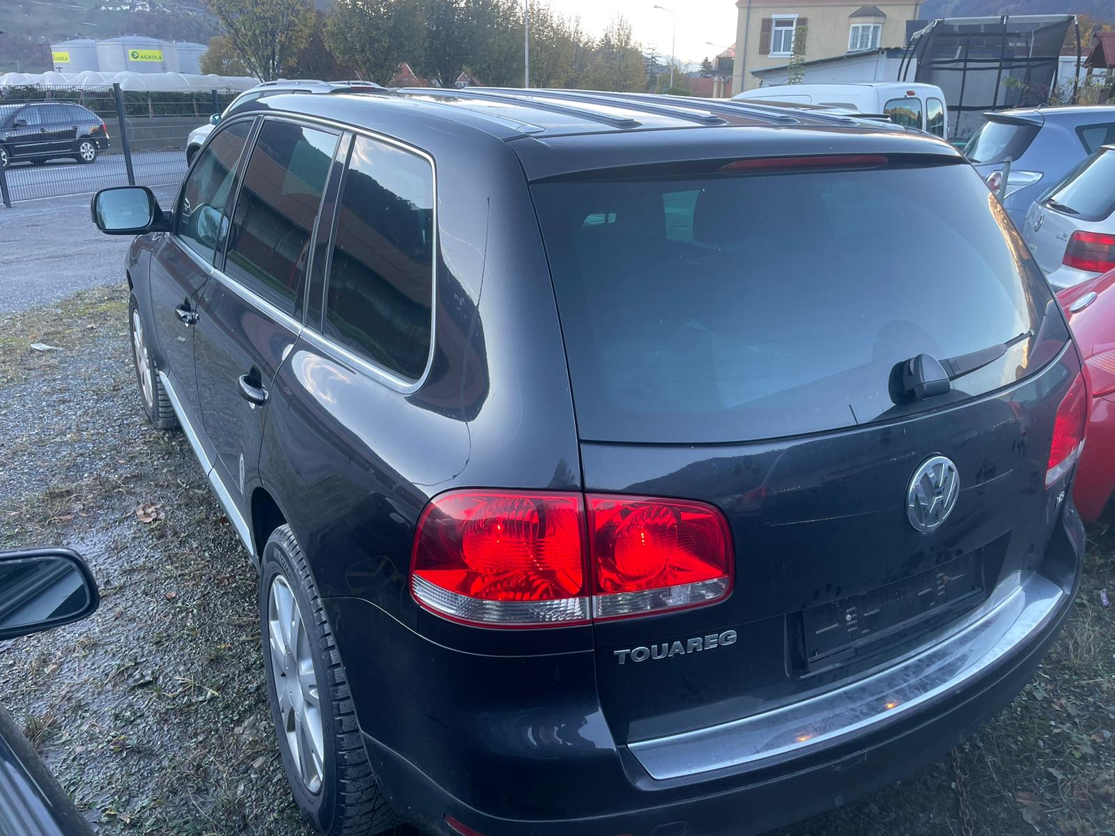 VW Touareg 4.2 V8 Automatic-image-7