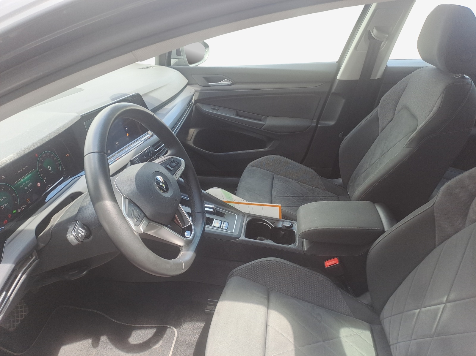 VW Golf 1.4 TSI PHEV Style-image-8