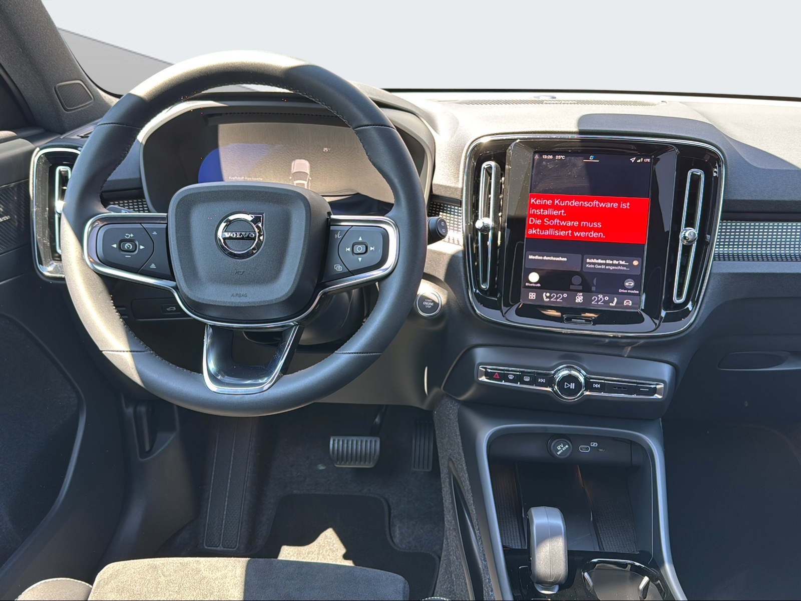 VOLVO XC40 2.0 B4 MH Black Edition-image-12