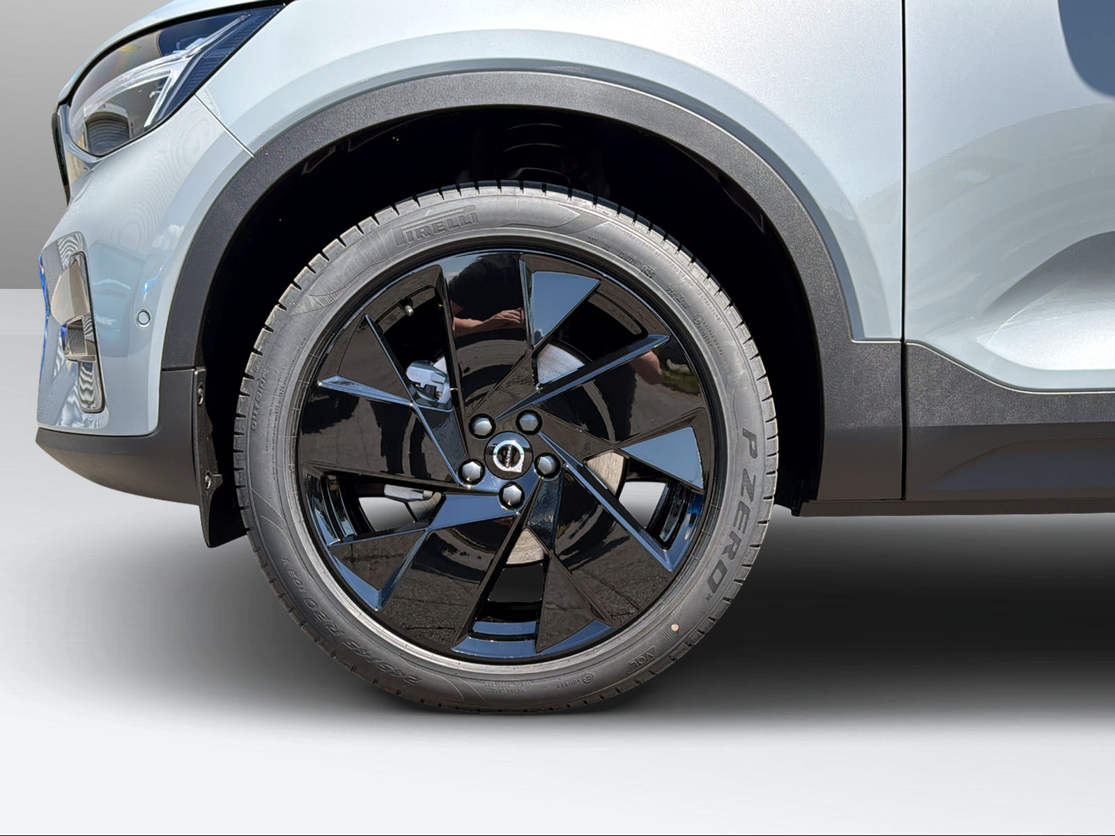 VOLVO XC40 2.0 B4 MH Black Edition-image-8