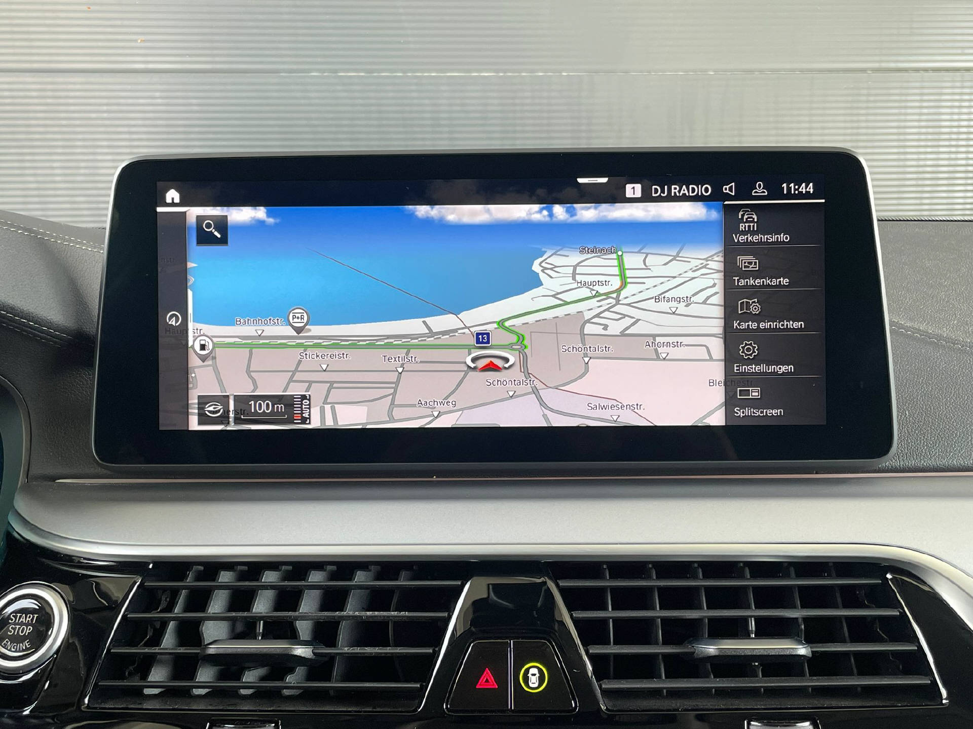 BMW 530d xDrive Touring-image-13