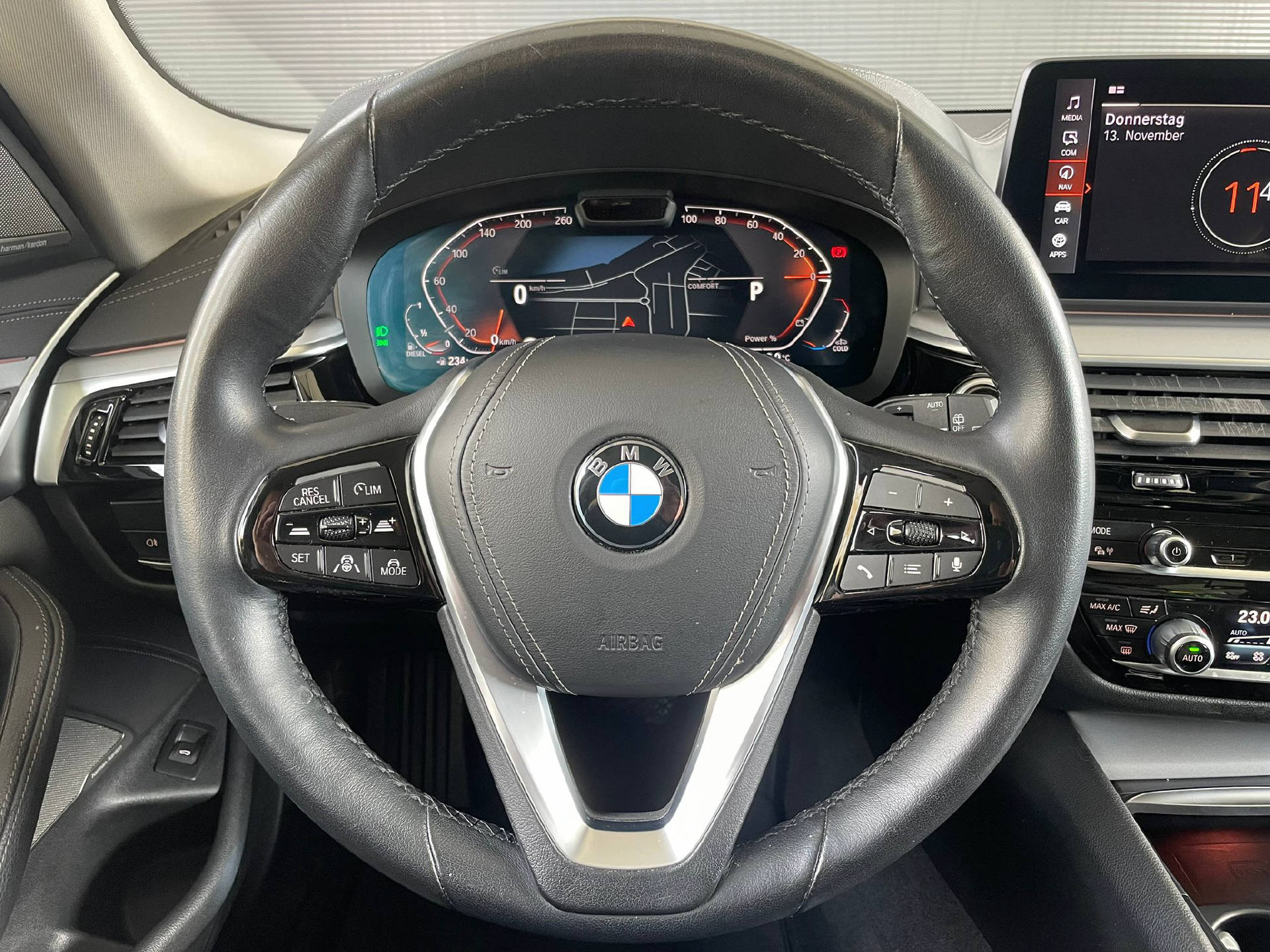 BMW 530d xDrive Touring-image-7