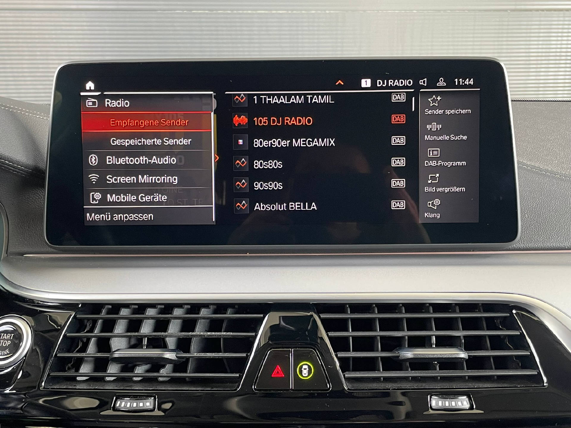BMW 530d xDrive Touring-image-11