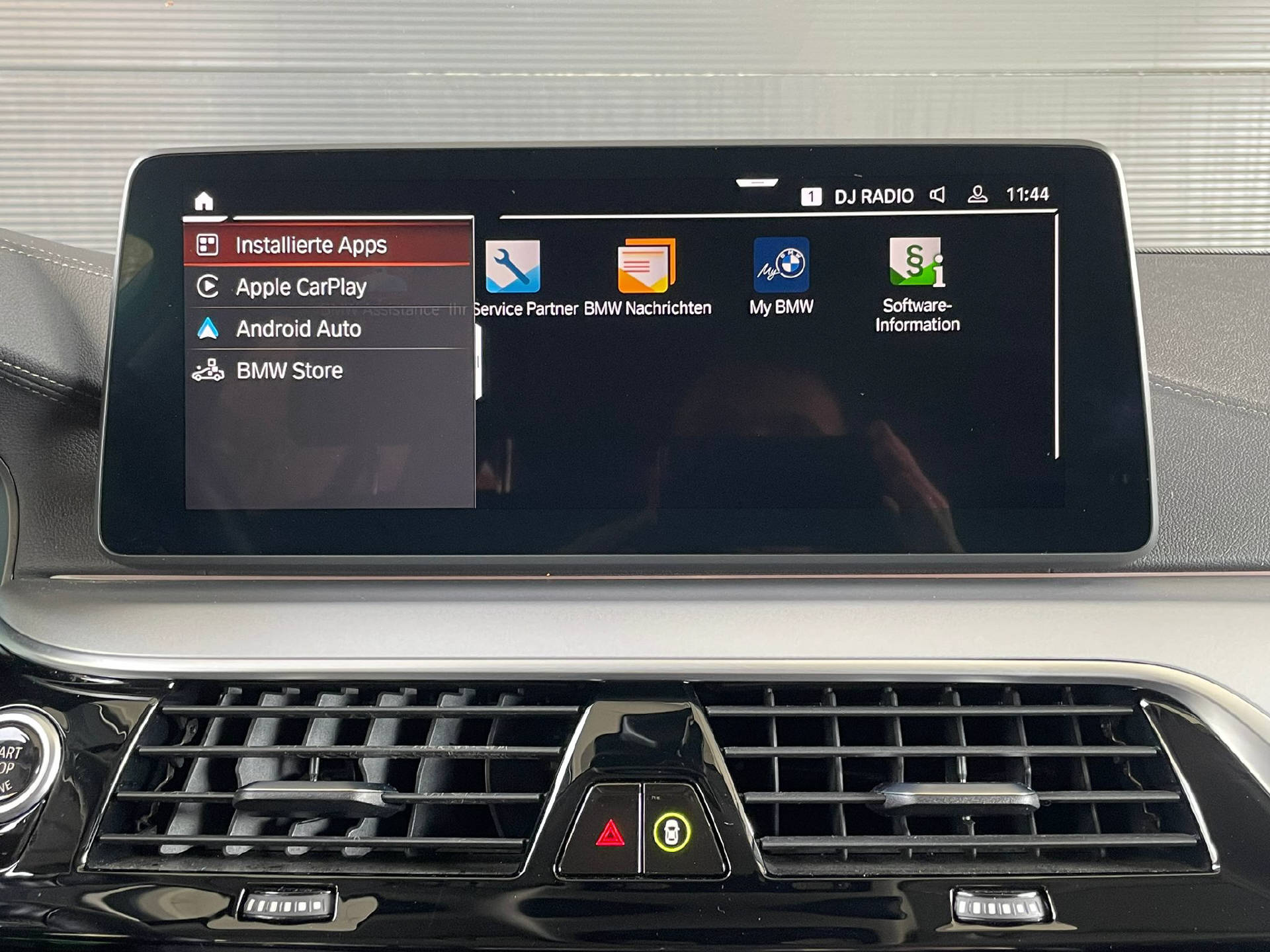 BMW 530d xDrive Touring-image-10